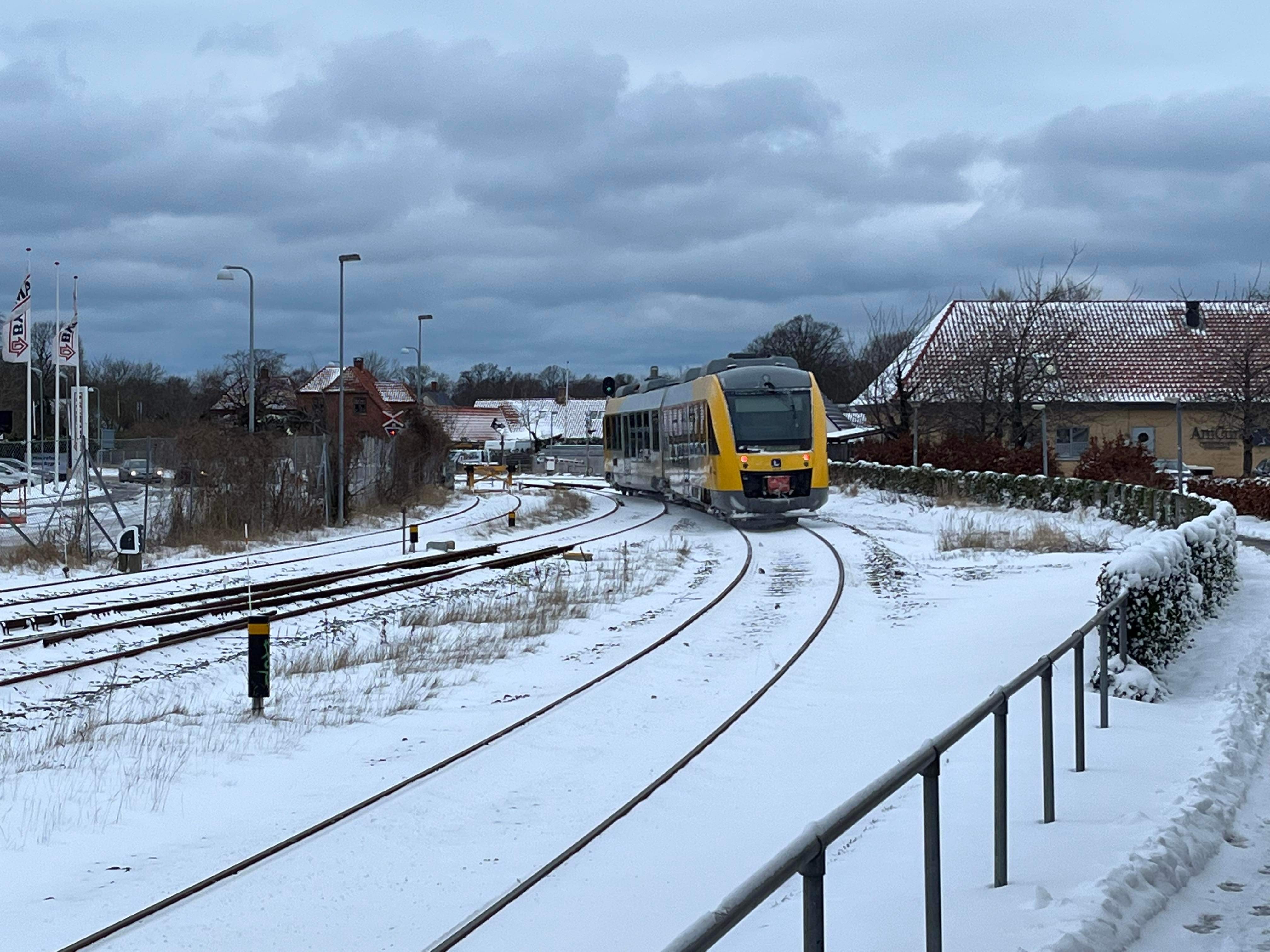 Torsdag formiddag er det blevet muligt at tage toget på dele af Frederiksværkbanen. Foto: Thomas Quvang