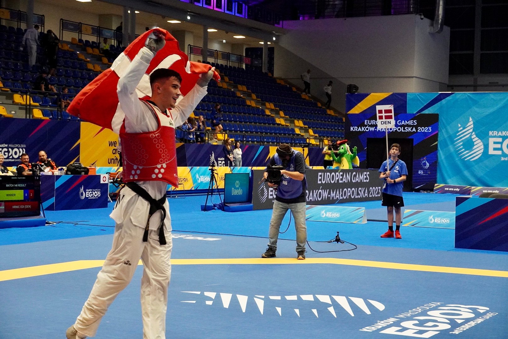 Der var guld til Danmark, Guld til Edi og ikke mindst guld til Hwarang Taekwondo Rødovre, da Edi Hrnic endnu en gang beviste, at han er mand for at præstere ved de store mesterskaber. Foto: DIF / Danmark til OL