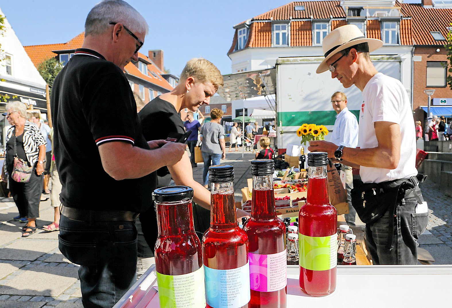 Det kan blive en festlig sensommer i Fredensborg, hvor byen fejrer slottets 300 års fødselsdag. Her er det slotsmarkedet i Jernbanegade for nogle år siden.