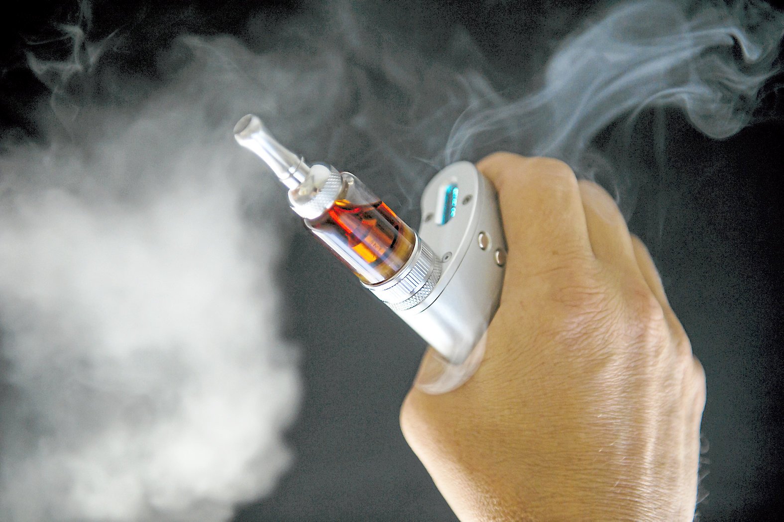 elfbar nachfüll pod läuft aus Cigarette électronique avec accu intégré, box électronique avec batterie  intégrée - le petit vapoteur