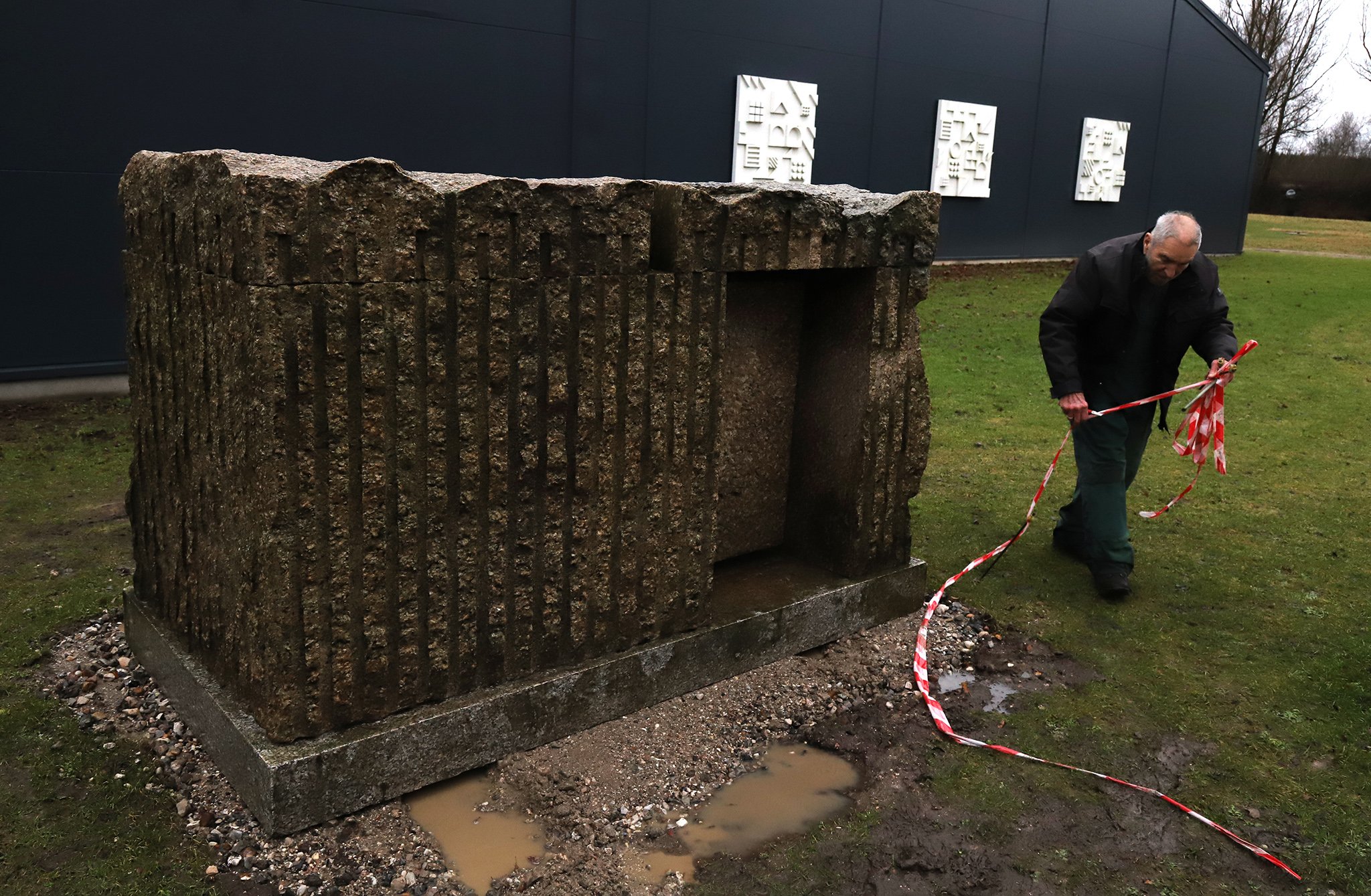 Skulptur af verdenskendt billedhugger er blevet flyttet fra Lyngby Rådhus til Allerød.