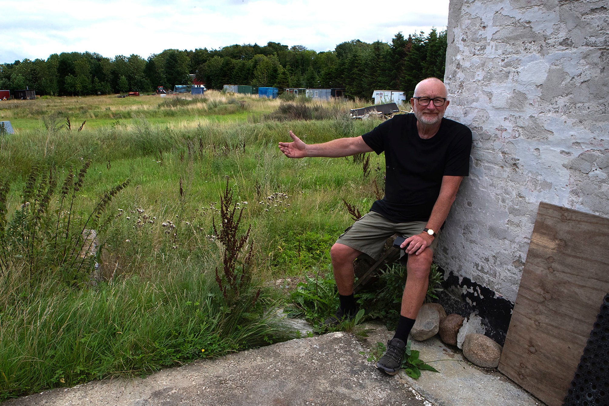 Hvis Køge Kommune ikke snart går i gang med en lokalplan for Herfølge Bjergby, så er Peter Aalbæk klar til at sælge sin del af projektet til højestbydende.