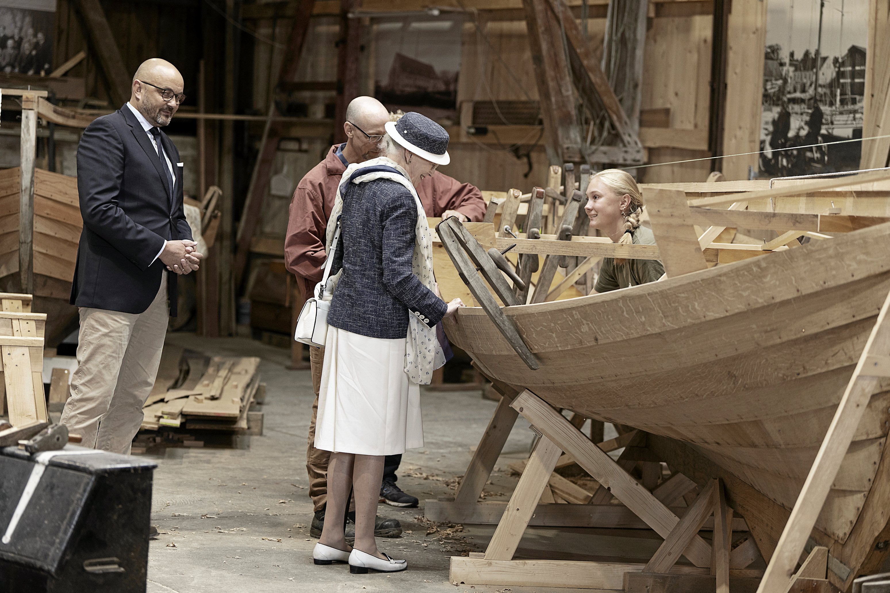 Bådebyggere fik royalt besøg under dronningens sensommertogt. Nu inviteres alle andre også indenfor.
