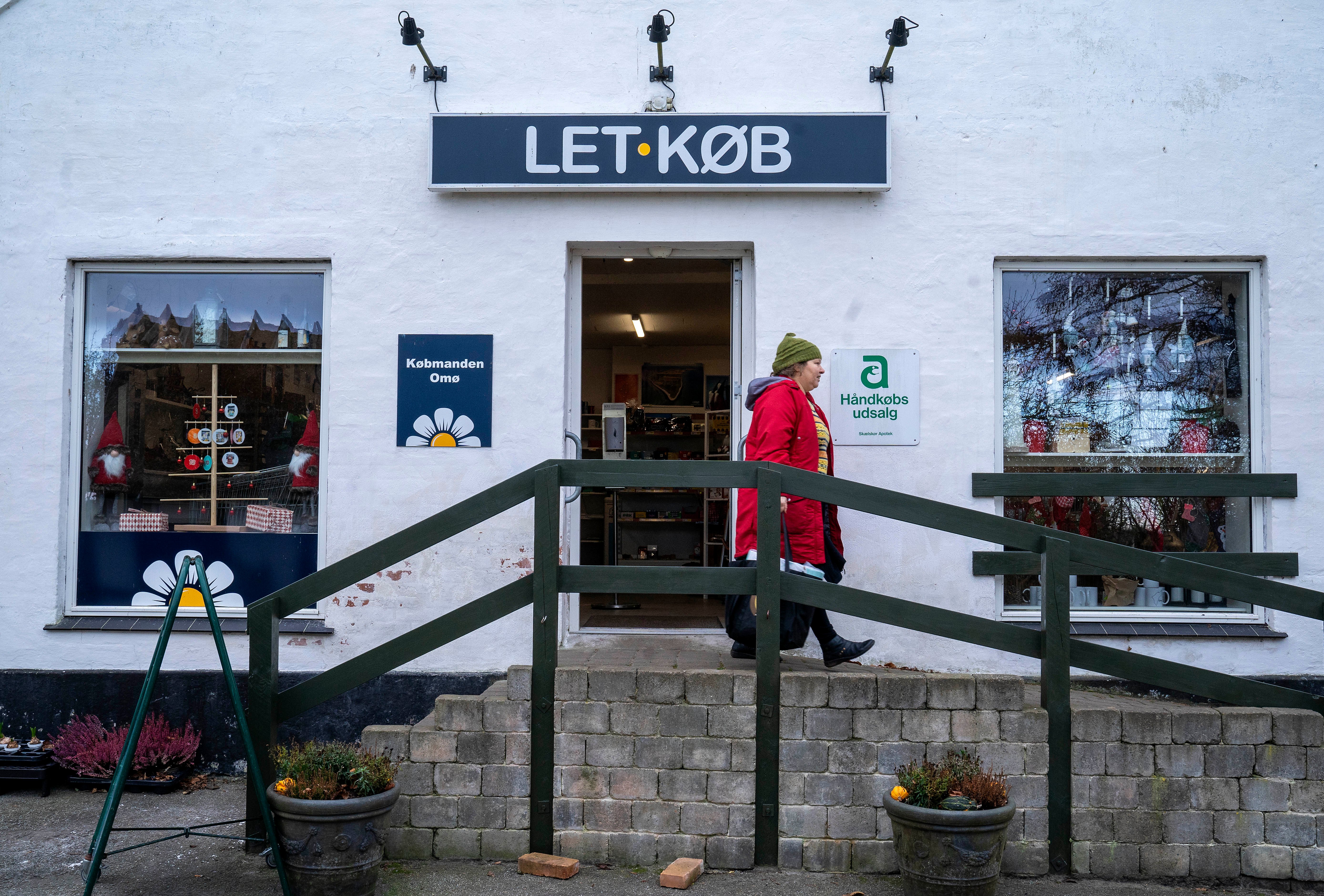 Det er vigtigt for øboere og sommerhusgæster, at de kan handle dagligvarer i deres nærområde. Derfor vil det være en katastrofe, hvis en butik som Letkøb på Omø skulle lukke.