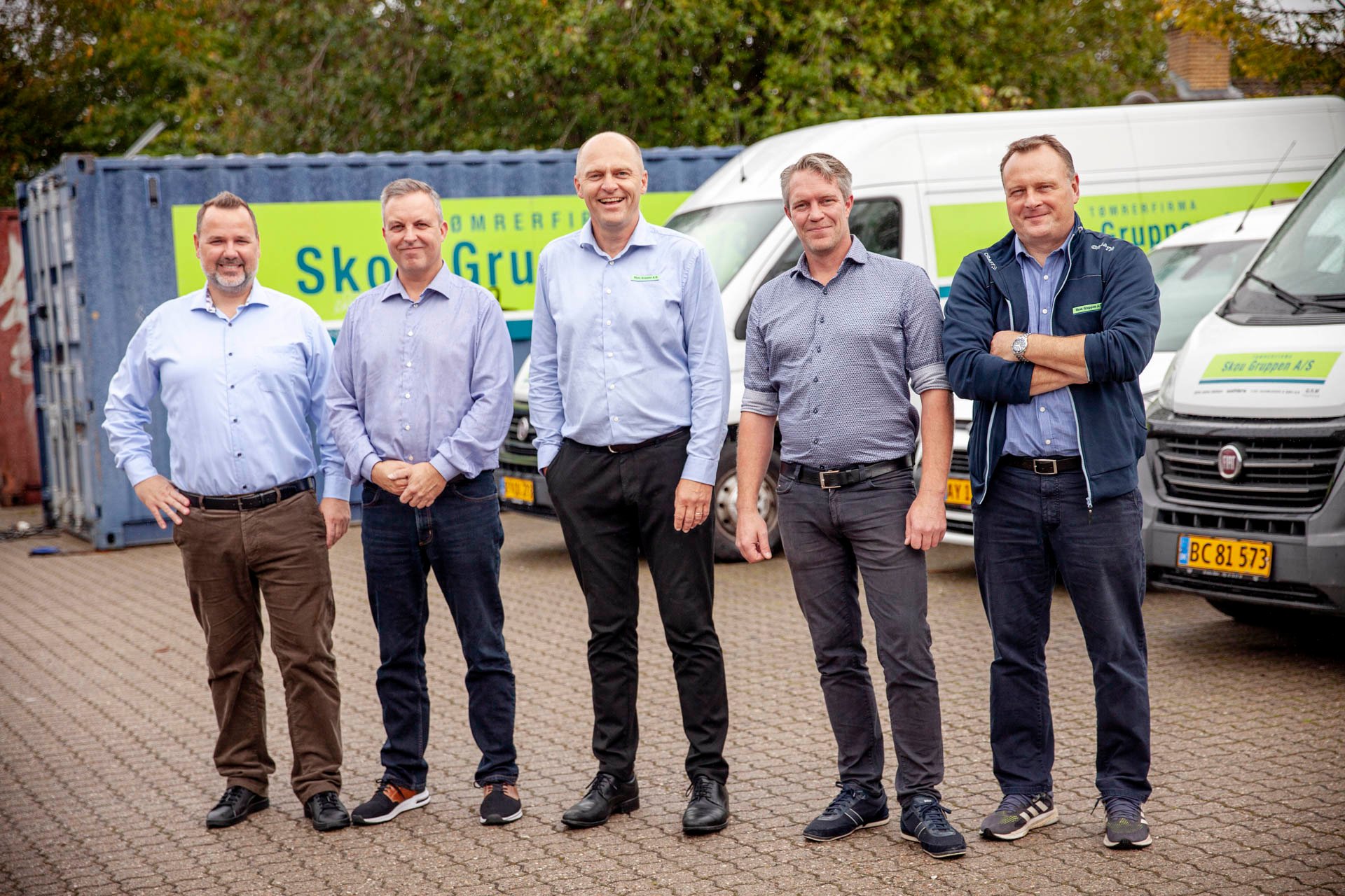 I 2023 optog Skou Gruppen endnu en partner i ejerkredsen, så virksomheden nu ledes af syv partnere. Fra venstre salgschef Jesper Nicolaisen, tilbudschef Freddy Hansen, adm. direktør Martin Skou Heidemann, tømrermester Alexander Hermansen og teknisk direktør Jesper Egund samt (ikke på billedet) projektchef Allan Wissing og bestyrelsesformand Jesper Rasmussen. Pressefoto