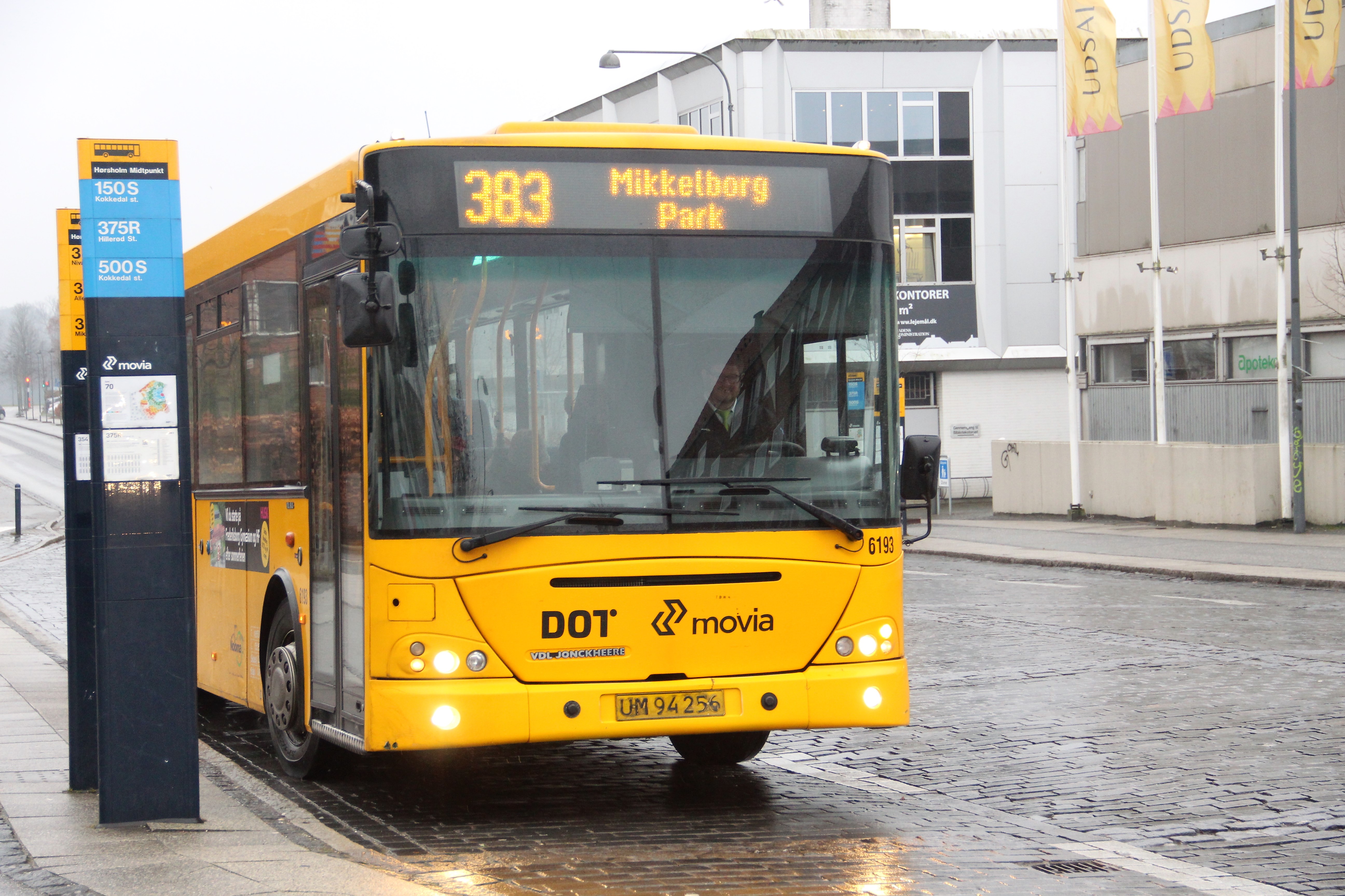 Den nu nedlagte buslinje 383 blev efterfølgende erstattet af linje 386, men den mangler stadig at køre forbi Nattergalevej i Hørsholm, mener ældre buspassagerer.
