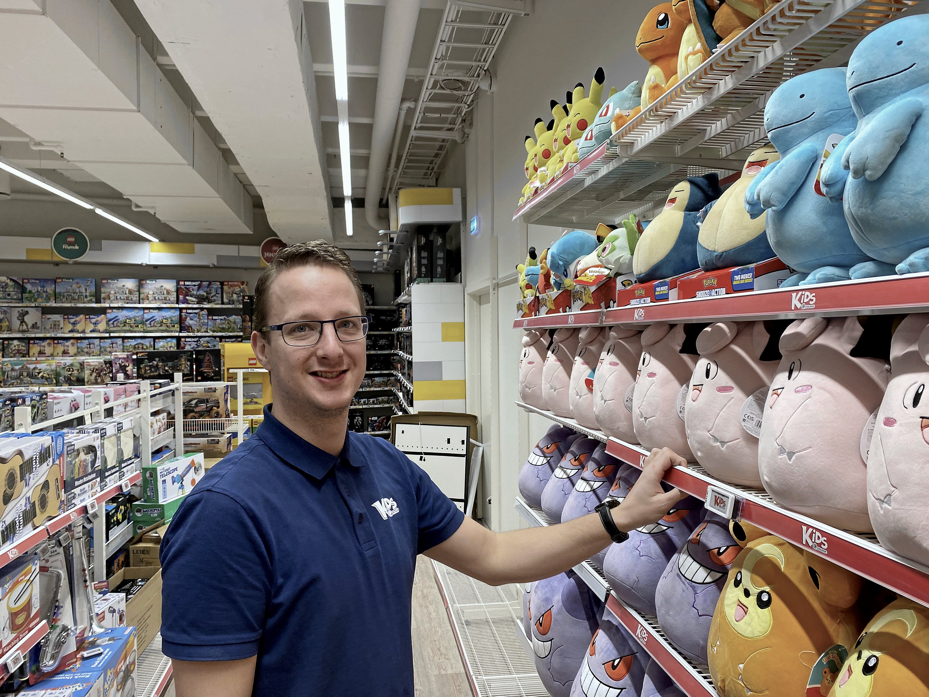 Nicolai Nielsen er butikschef i Kids Coolshop i Rødovre.
