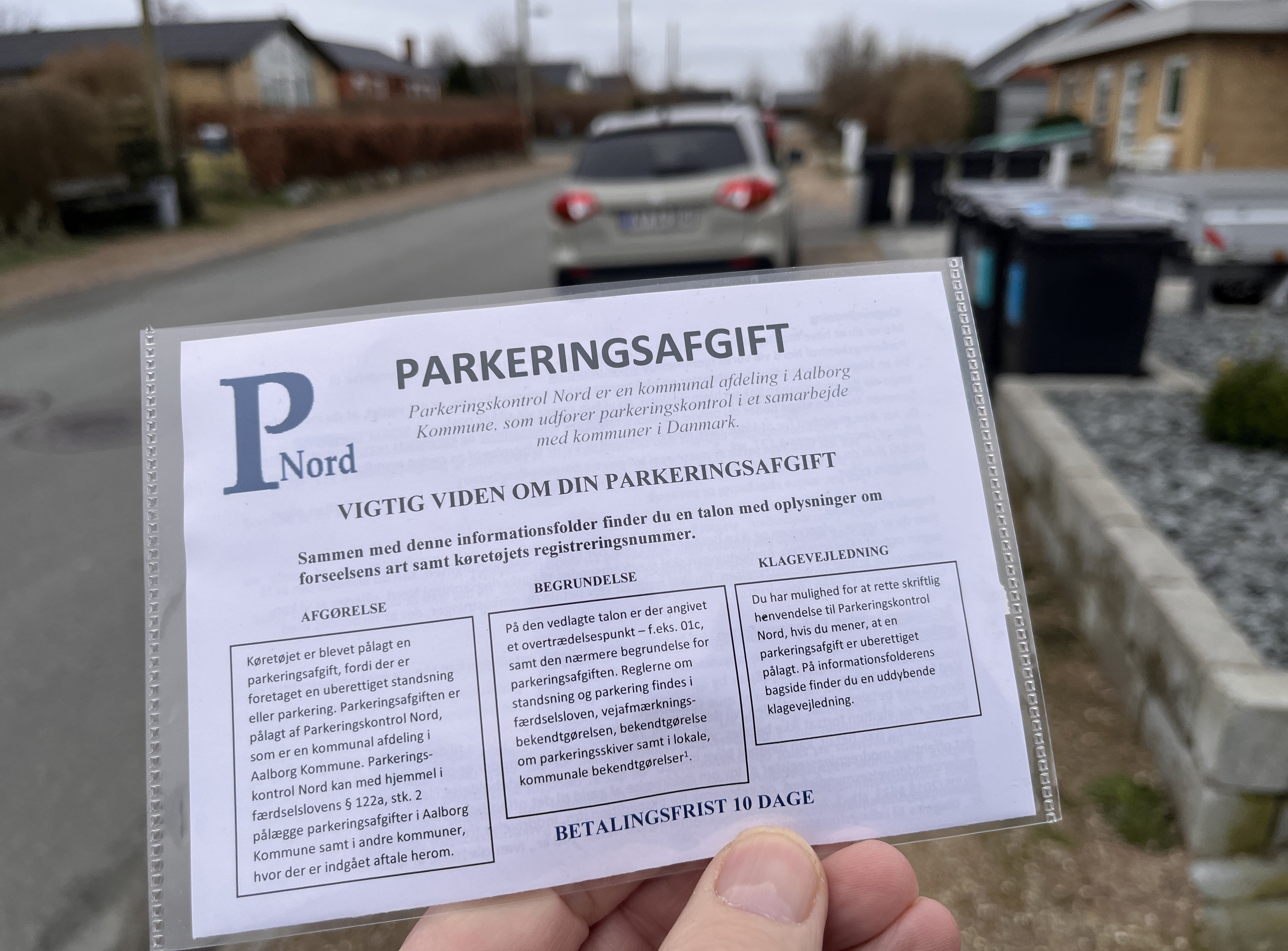 Til nytår kan det være slut med at få en sådan hilsen i forruden i Slagelse Kommune, men det vil næppe helt være slut med parkeringskontrol.