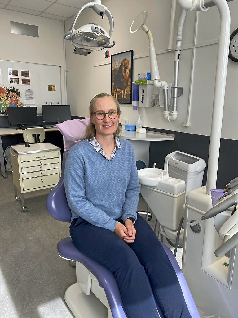 43-årige Signe Køstner Laustsen er overtandlæge i den kommunale tandpleje i Ringsted Kommune. Inden for halvandet år kan hun se frem til at arbejde i en ny storklinik på Nørretorv i Ringsted. Foto: Privat