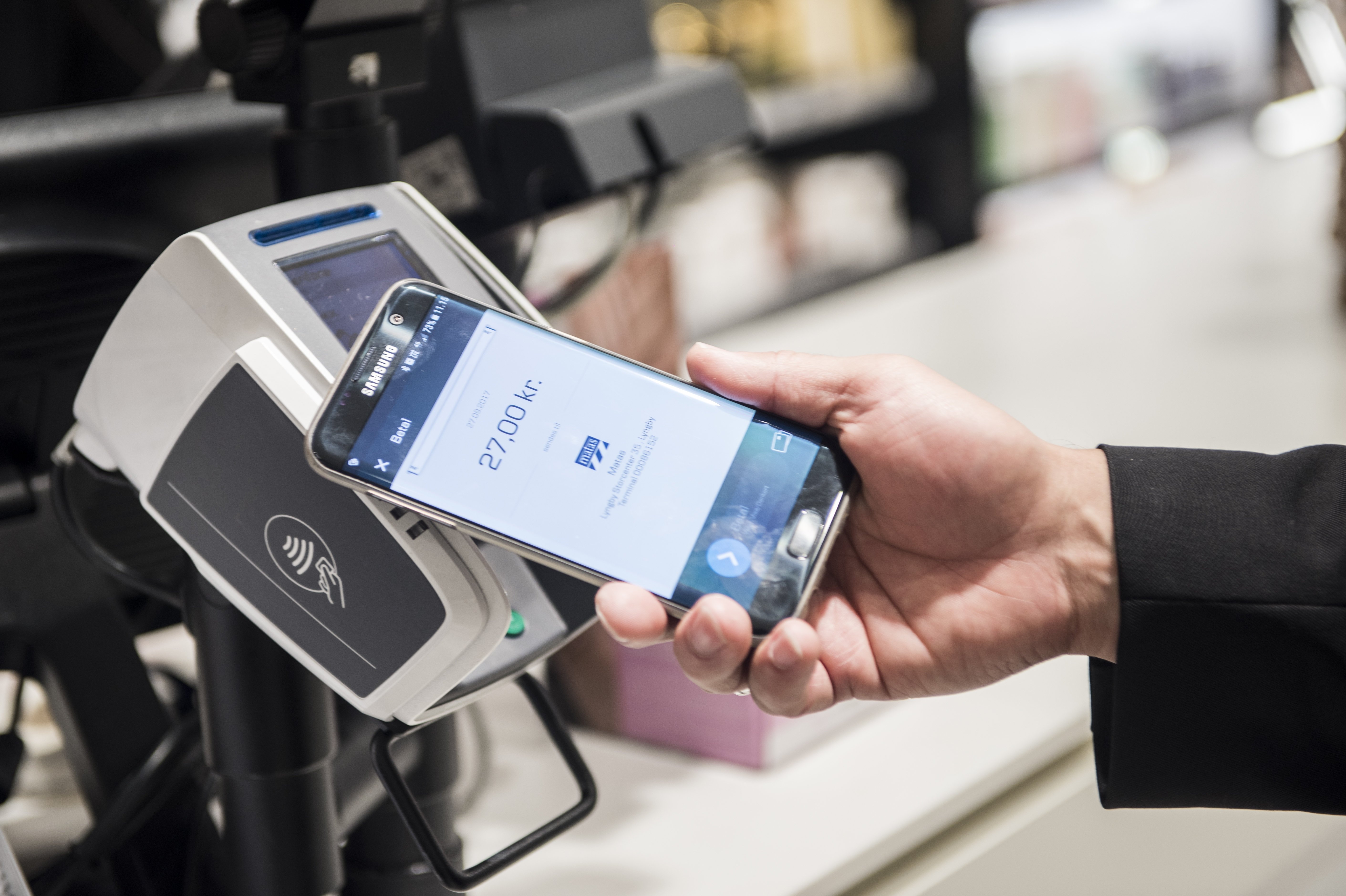Meny og Spar er blandt de supermarkedskæder, som fremover ikke vil tilbyde kunder at betale med MobilePay.