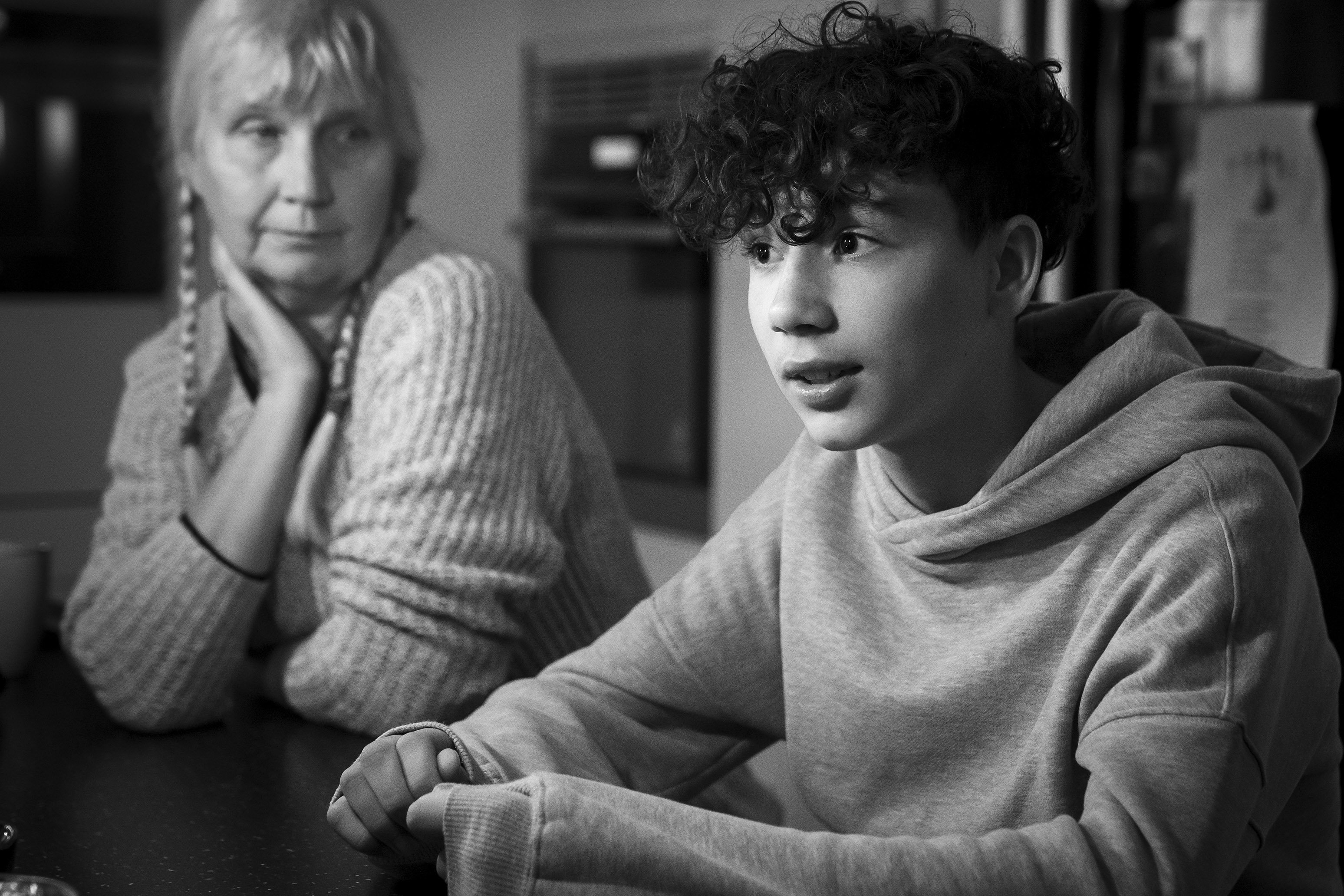 Joshua Andersson blev ikke bare sendt hjem fra en lejrskoletur i Berlin, men også smidt ud af Sct. Joseph Skole i Ringsted, fordi han angiveligt havde forbrudt sig mod hotellets reglement om natterend. - Vås, lyder det fra familien, der nu kræver oprejsning.