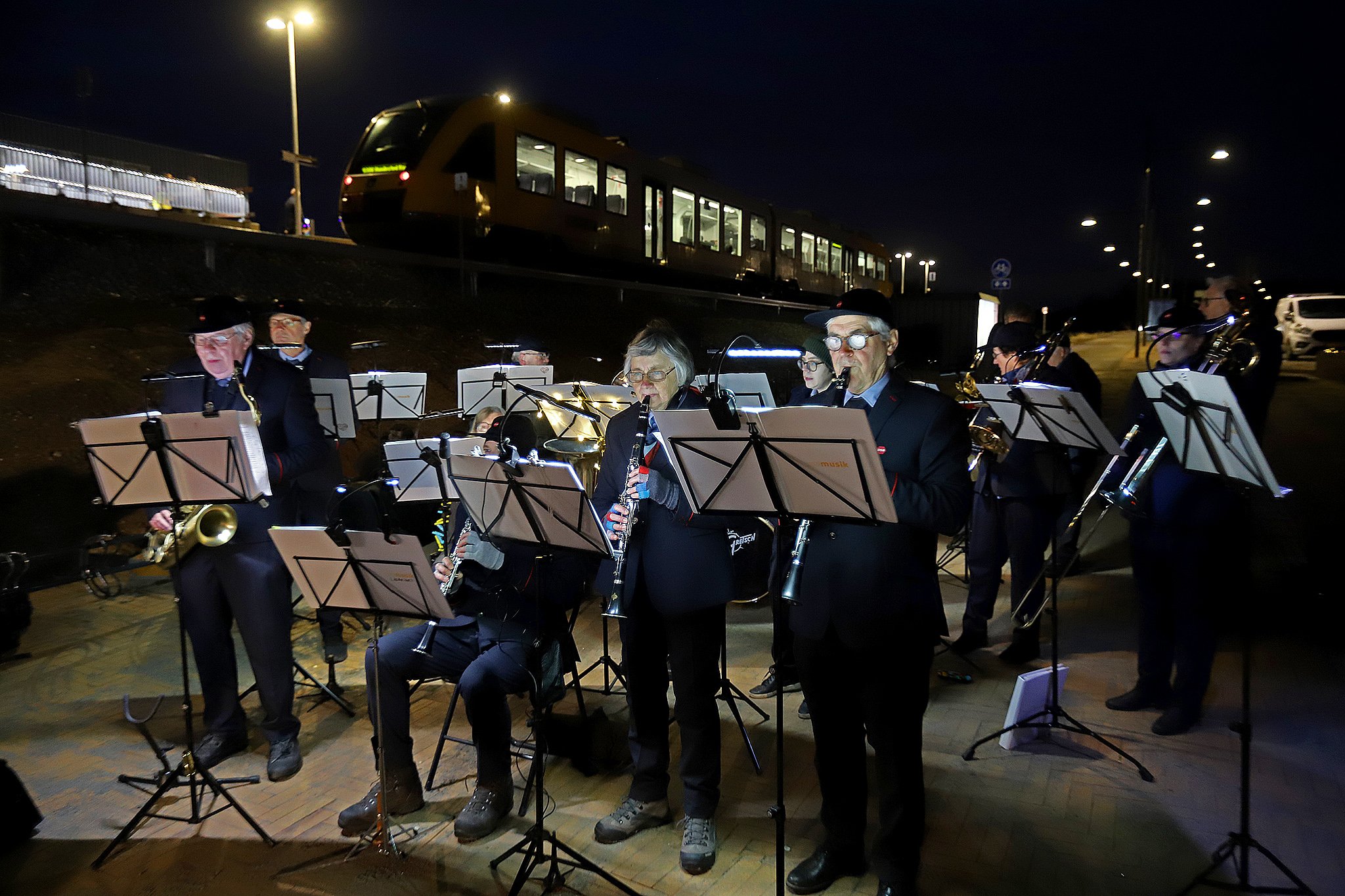 Helsingør Jernbaneorkester spillede, da Favrholm Station blev indviet tirsdag. Længst til venstre Mads Vej-Hansen.