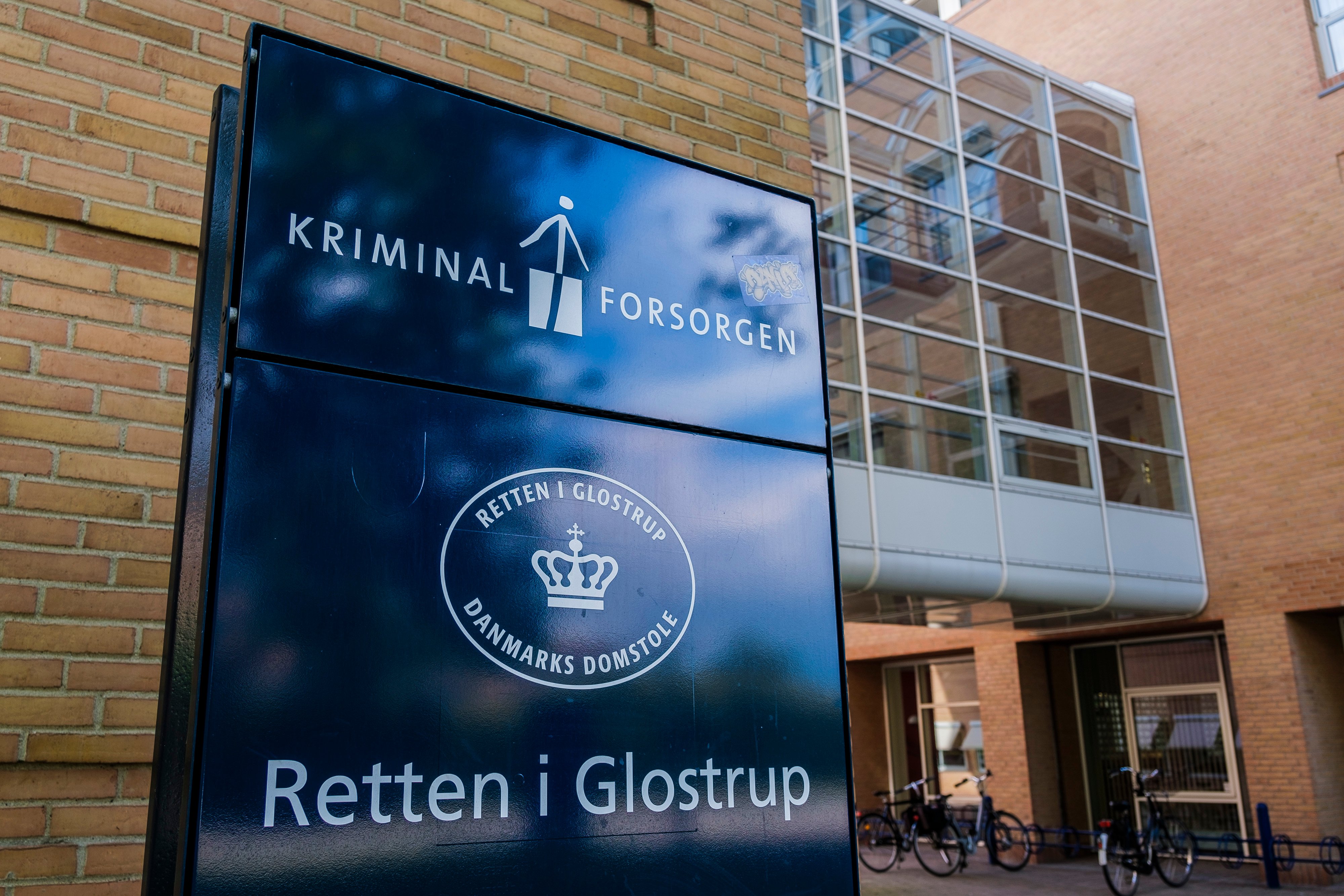 En 26-årig kvinde skal tilbringe de kommende år i fængsel efter kidnapning af en jævnaldrende mand,