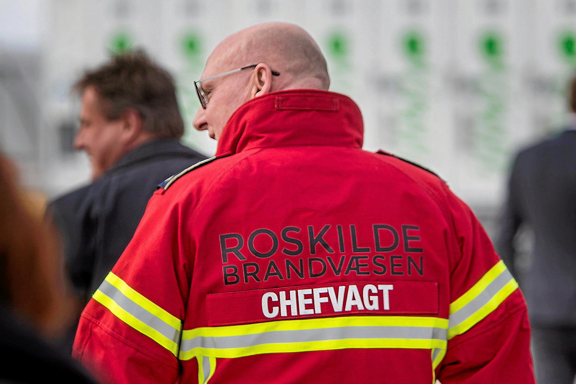 - Vi går tilbage til en mere manuel procedureog kommuikerer via vores sikre radiosystemer, siger beredskabsdirektør Lars Robetje.