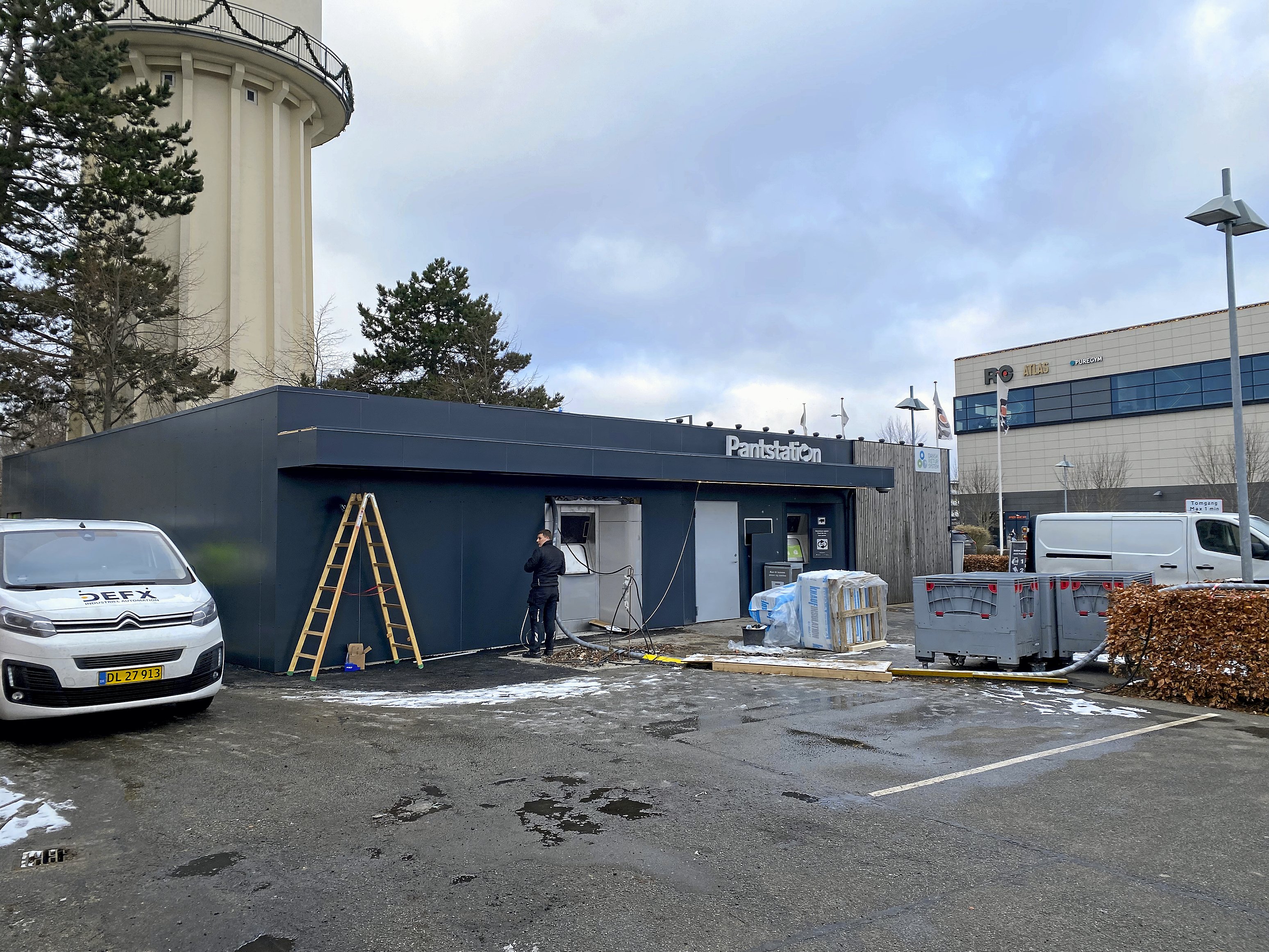 Ombygningen af pantstationen ved Rødovre Centrum er i fuld gang.