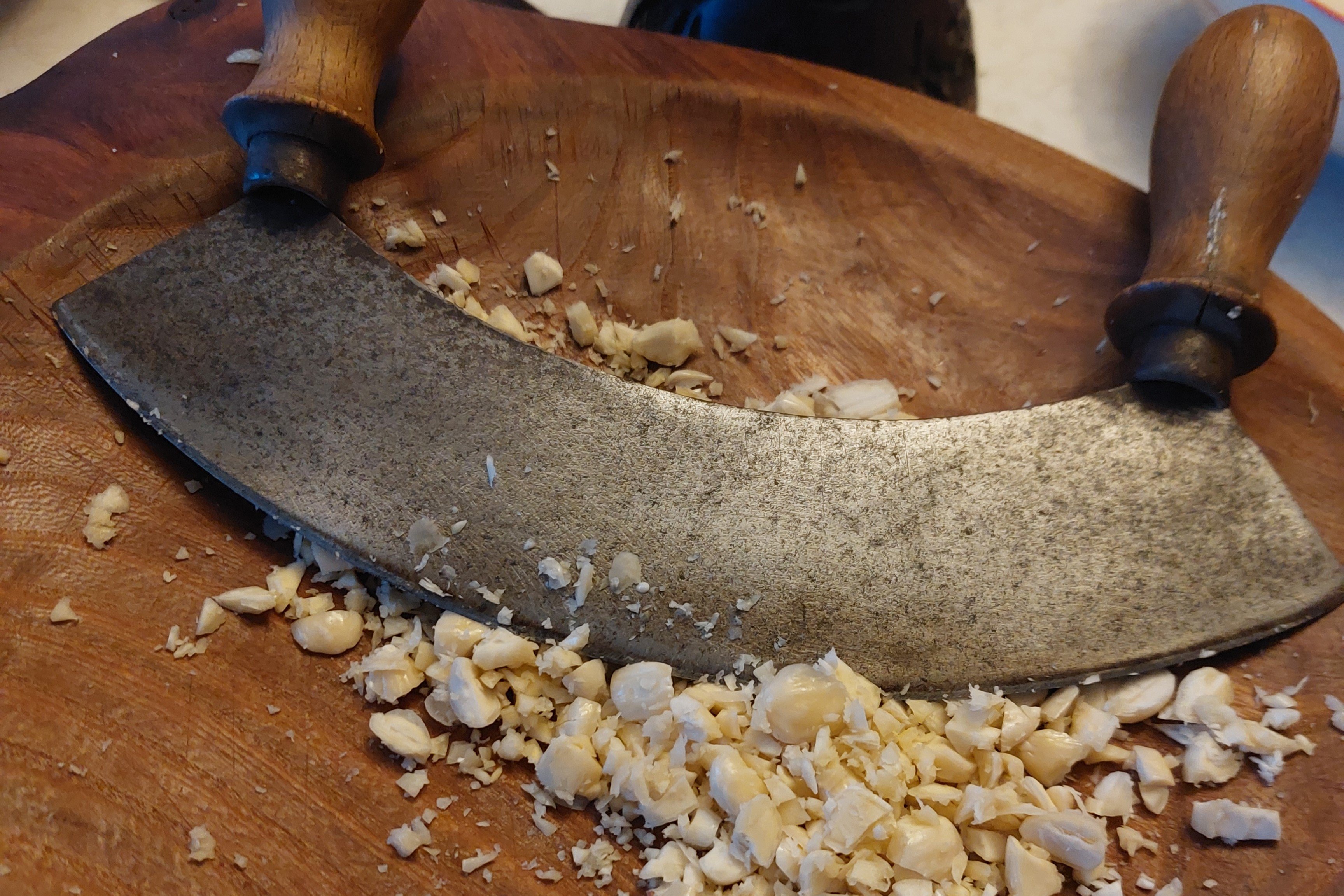 De fleste vil nok mene, at hovedbestanddelen i marcipan er mandler, men her er en opskrift, hvor mandlerne er skiftet ud med gode gammeldags kartofler. Foto: Privat