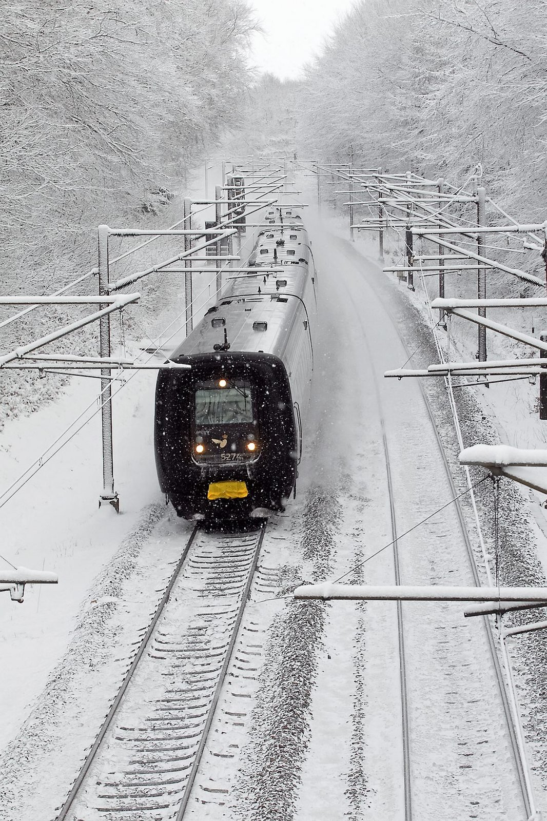 Mange tog har ikke kørt til tiden i december. DSB lover at gøre “alt for”, at togene kommer til at køre til tiden i juledagene.