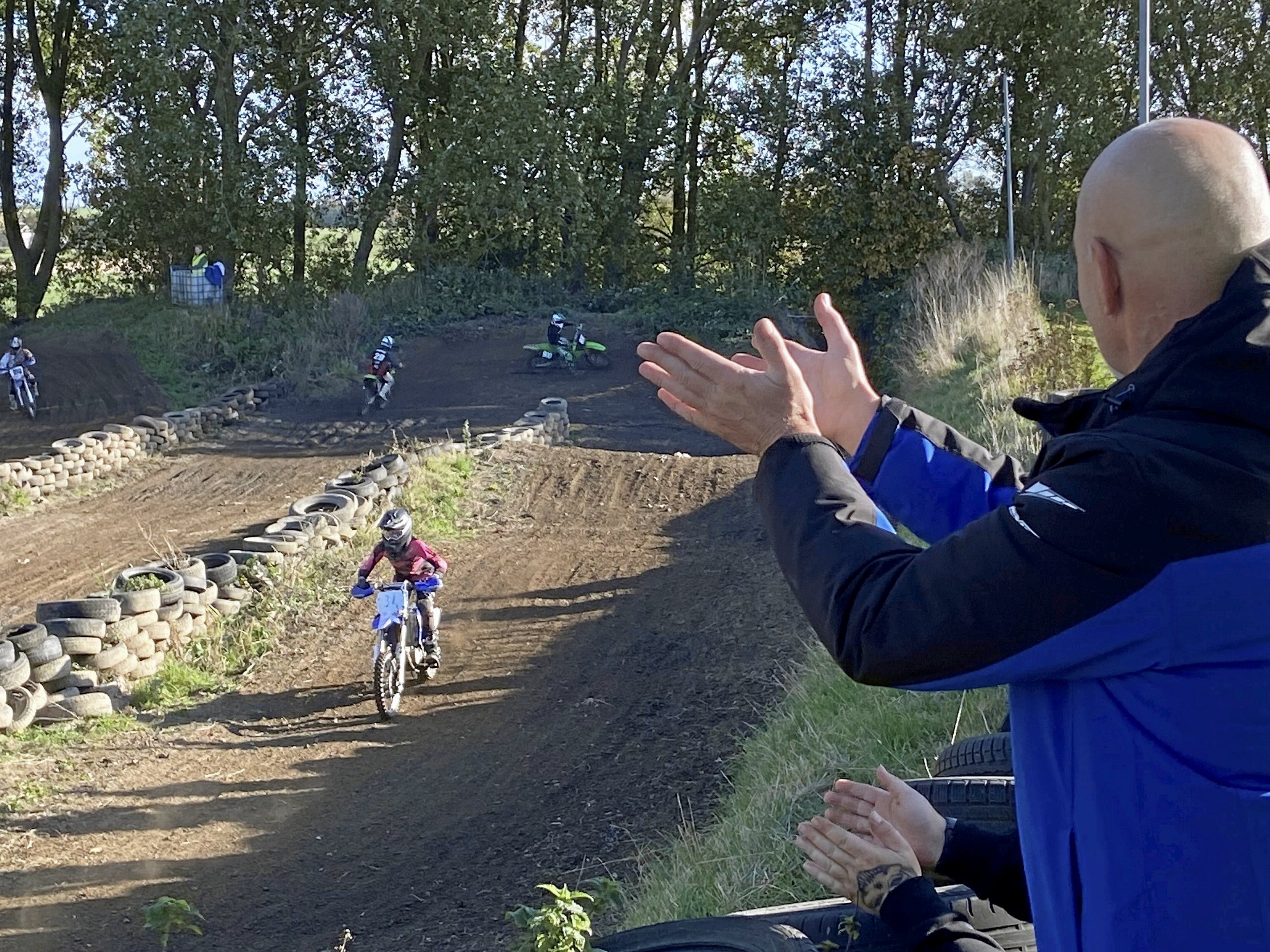 Mange unge har glæde af Gribskov Ungdomsskoles motocrossbane. Arkivfoto
