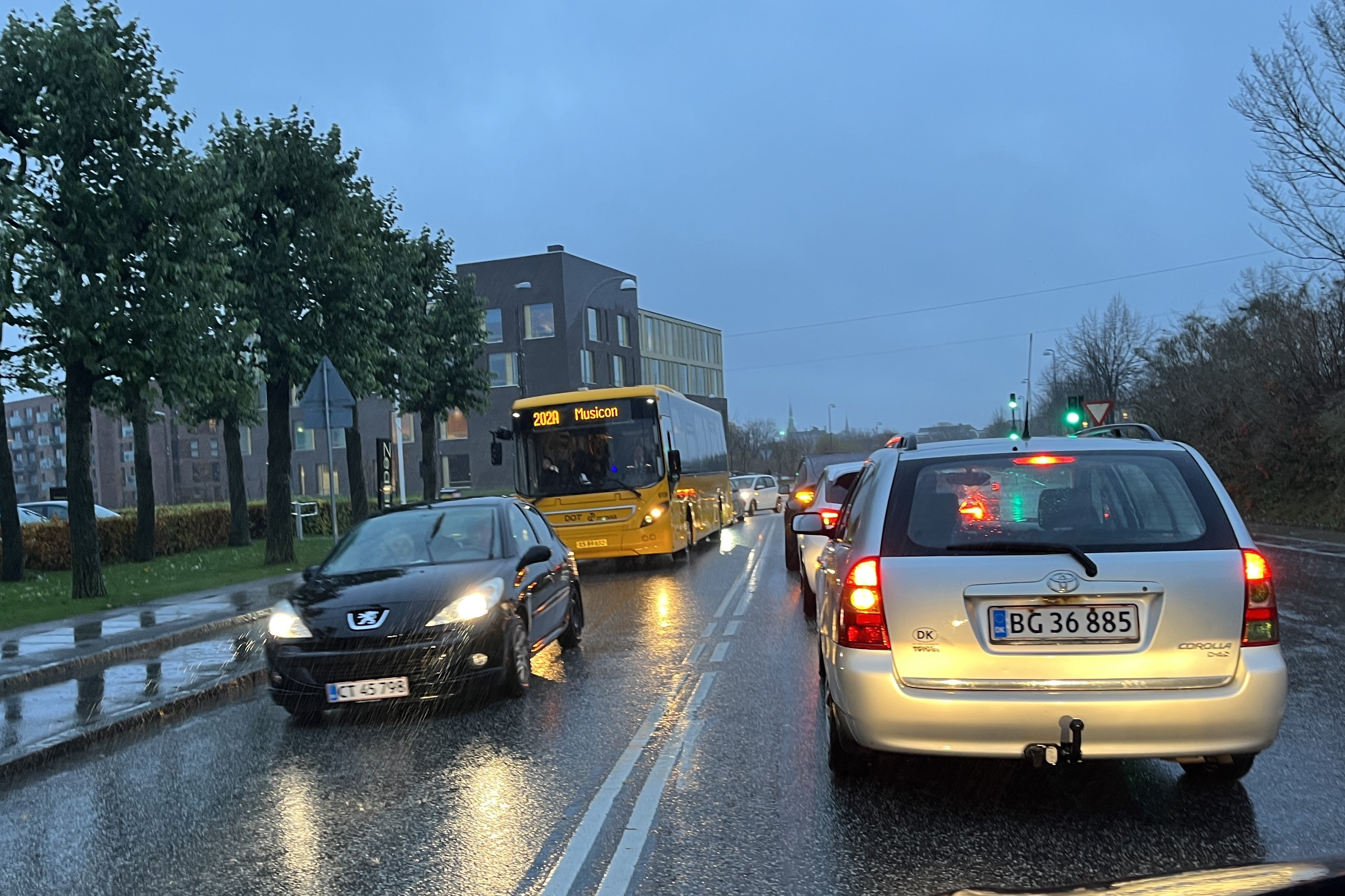 En buschauffør, som kørte bus på Maglegårdsvej blev overfaldet af en gruppe unge mænd.