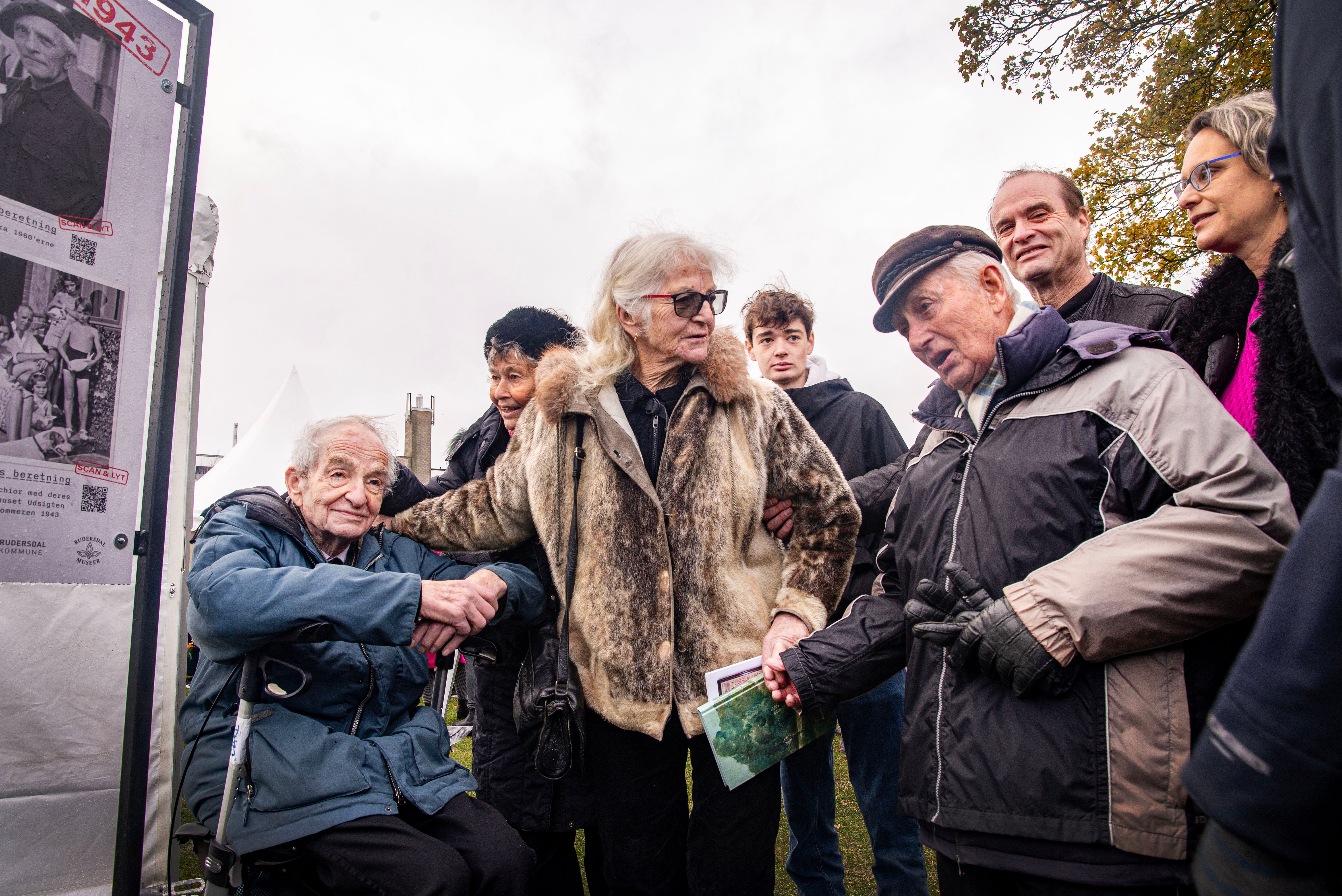 Søndag blev Dorrit Norden genforenet med sin gamle legekammerat Per Mikkelsen (th), da hungæstede Vedbæk Havn sammen med sin storebror Carl Harald Melchior. Foto: Benedicte Lorenzen