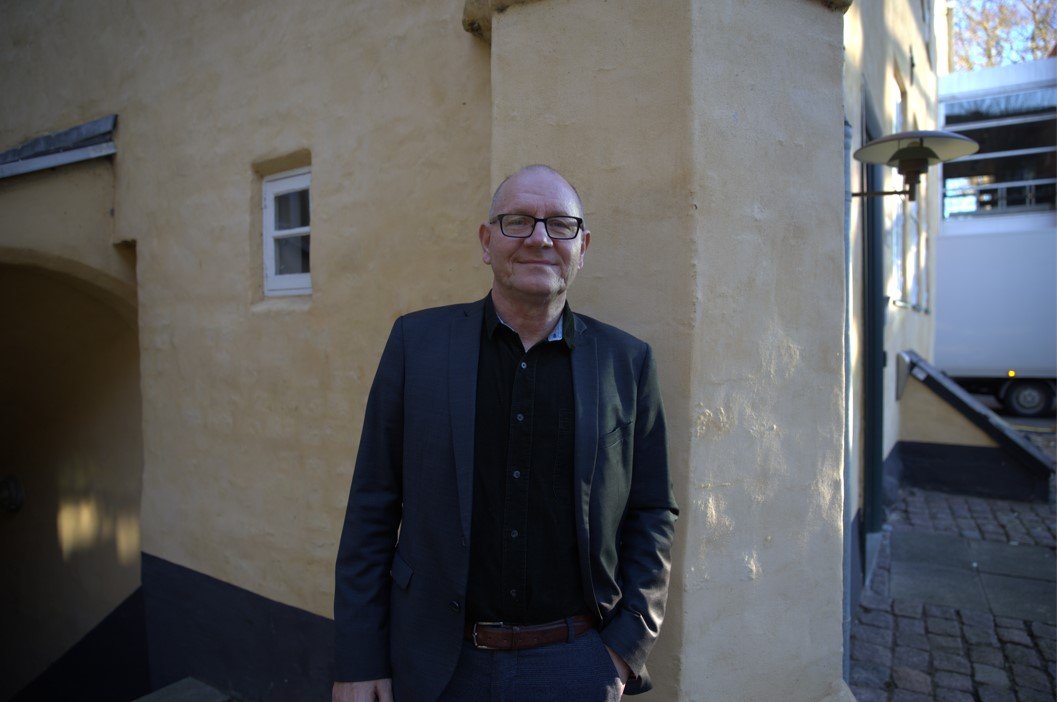 Direktør for velfærdsforvaltningen Bjarne Andersen beklager, at medarbejdere ikke føler sig hørt og at nogle har valgt at sige op efter beslutningen om at nedlægge rehabliteringsteamet.