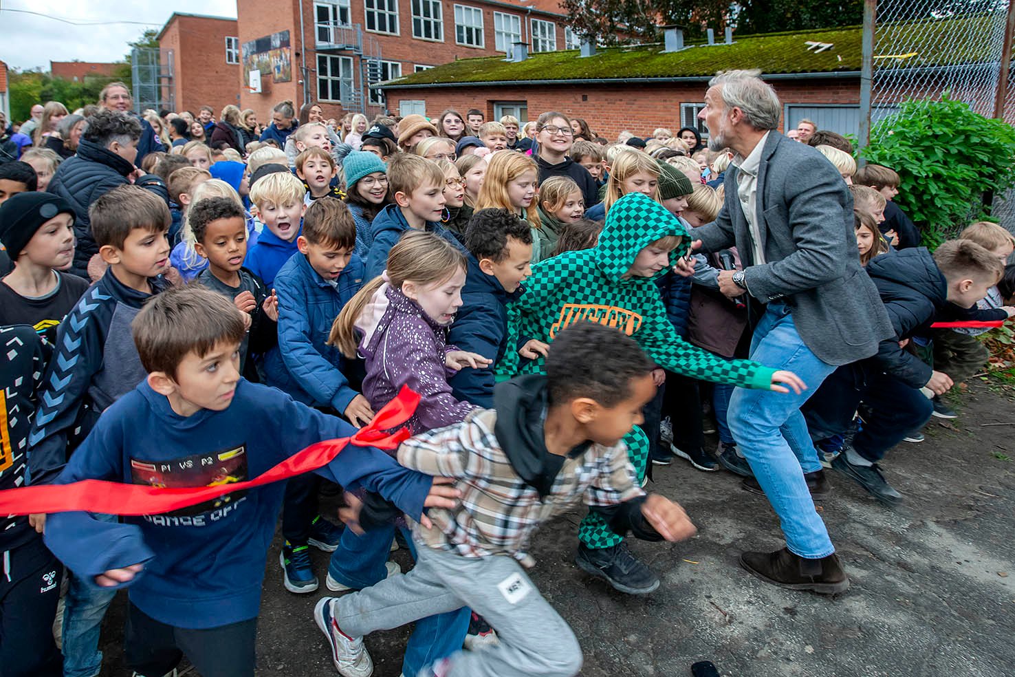 Lokal skoleleder er en rigtig stolt fordi eleverne ikke bare får flotte karakterer ved deres afgangseksamen, men også kommer videre i uddannelsessystemet. Privatfoto