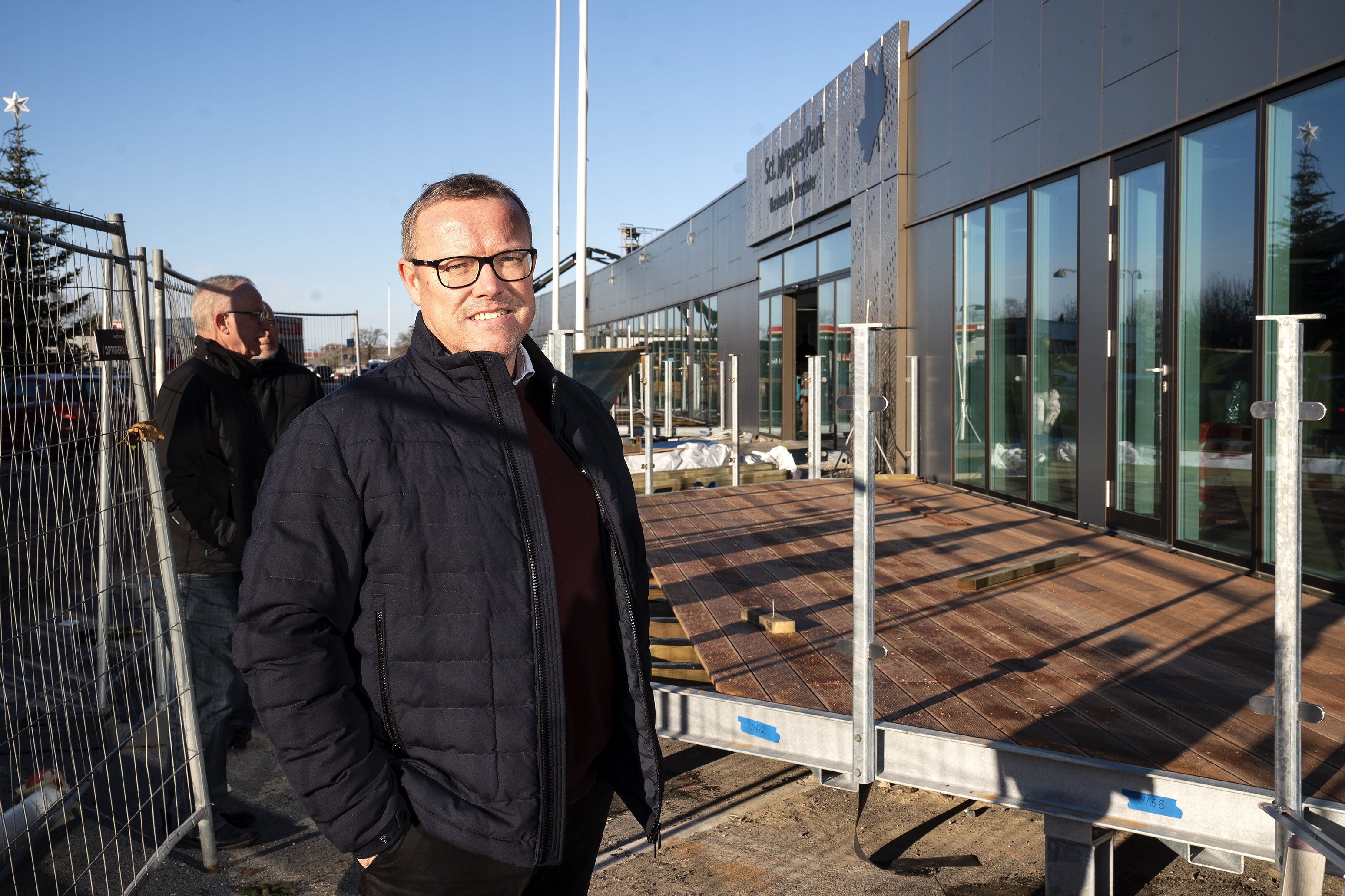 Nicolai Hartmann, bygherren bag det store projekt i Rådmandshaven, har for få år siden renoveret butikscenteret i Sct. Jørgens Park for omkring 100 millioner kroner. Hartmann familien har været engageret i Næstved siden 1960erne.
