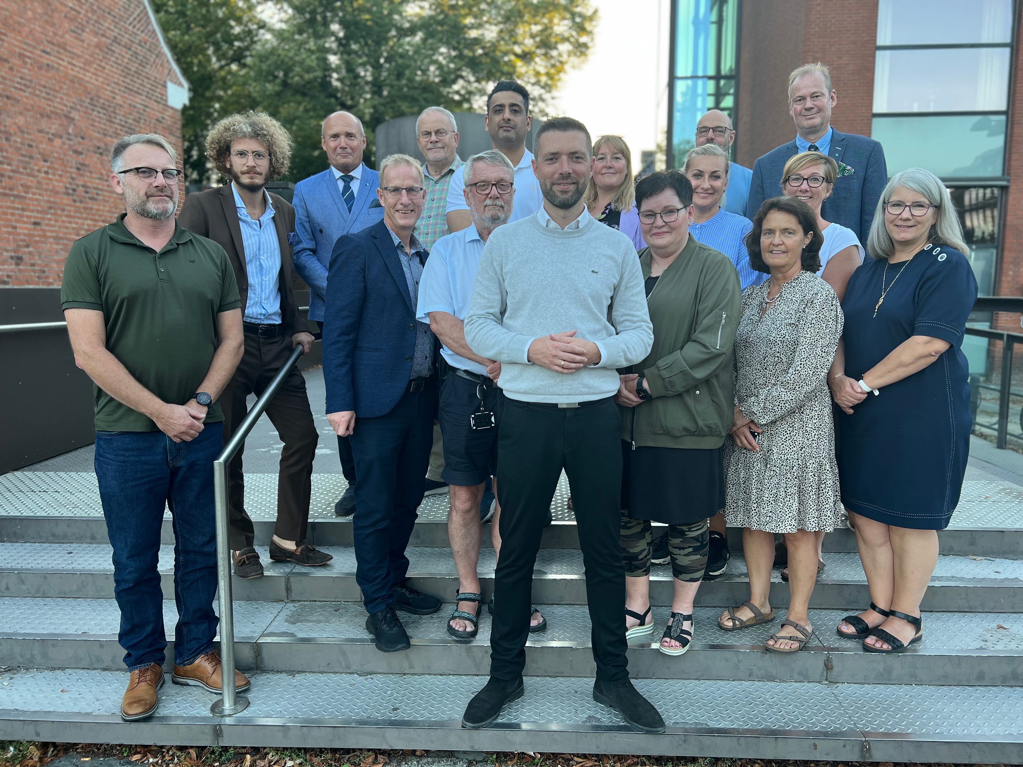 Borgmester Kasper Damsgaard (S) og 16 yderligere kommunalbestyrelsesmedlemmer har vedtaget et budget for det kommende år i Glostrup Kommune.