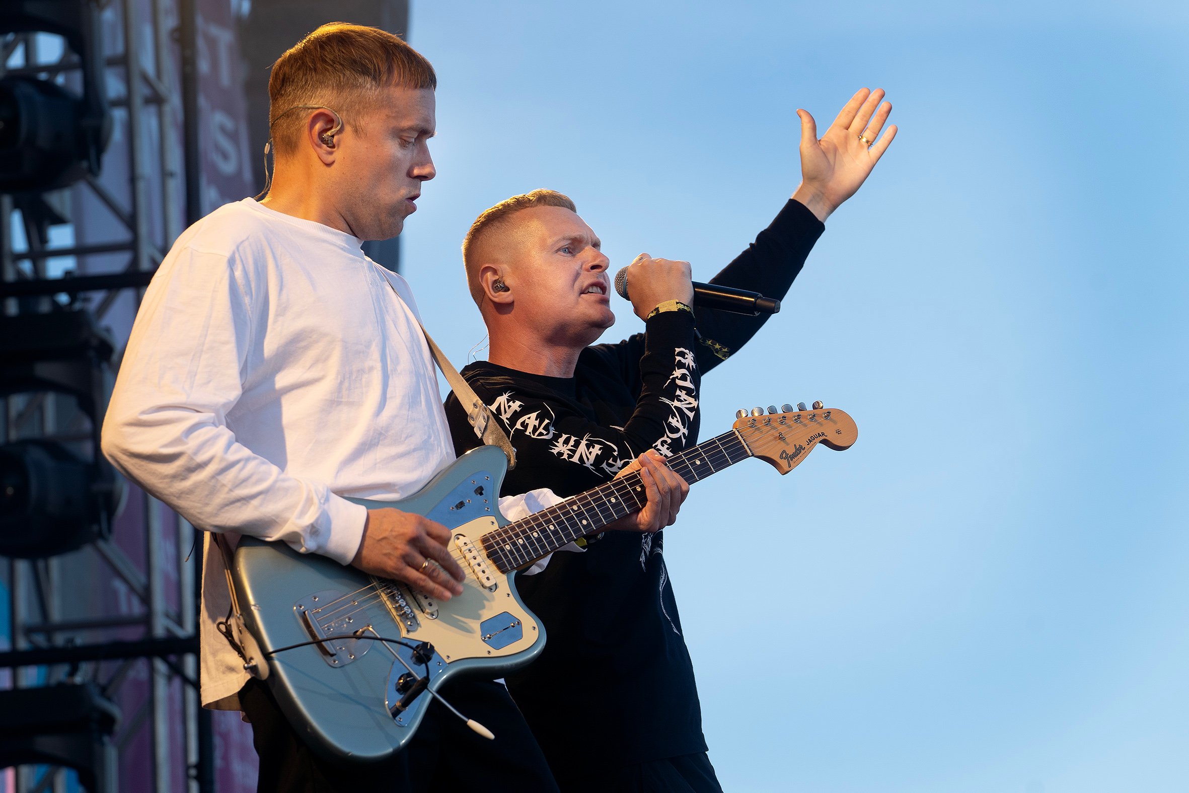 The Minds of 99 - her forsanger Niels Brandt og guitarist Anders Folke Larsen - leverede en mindeværdig koncert på Vig Festivals Store Scene.