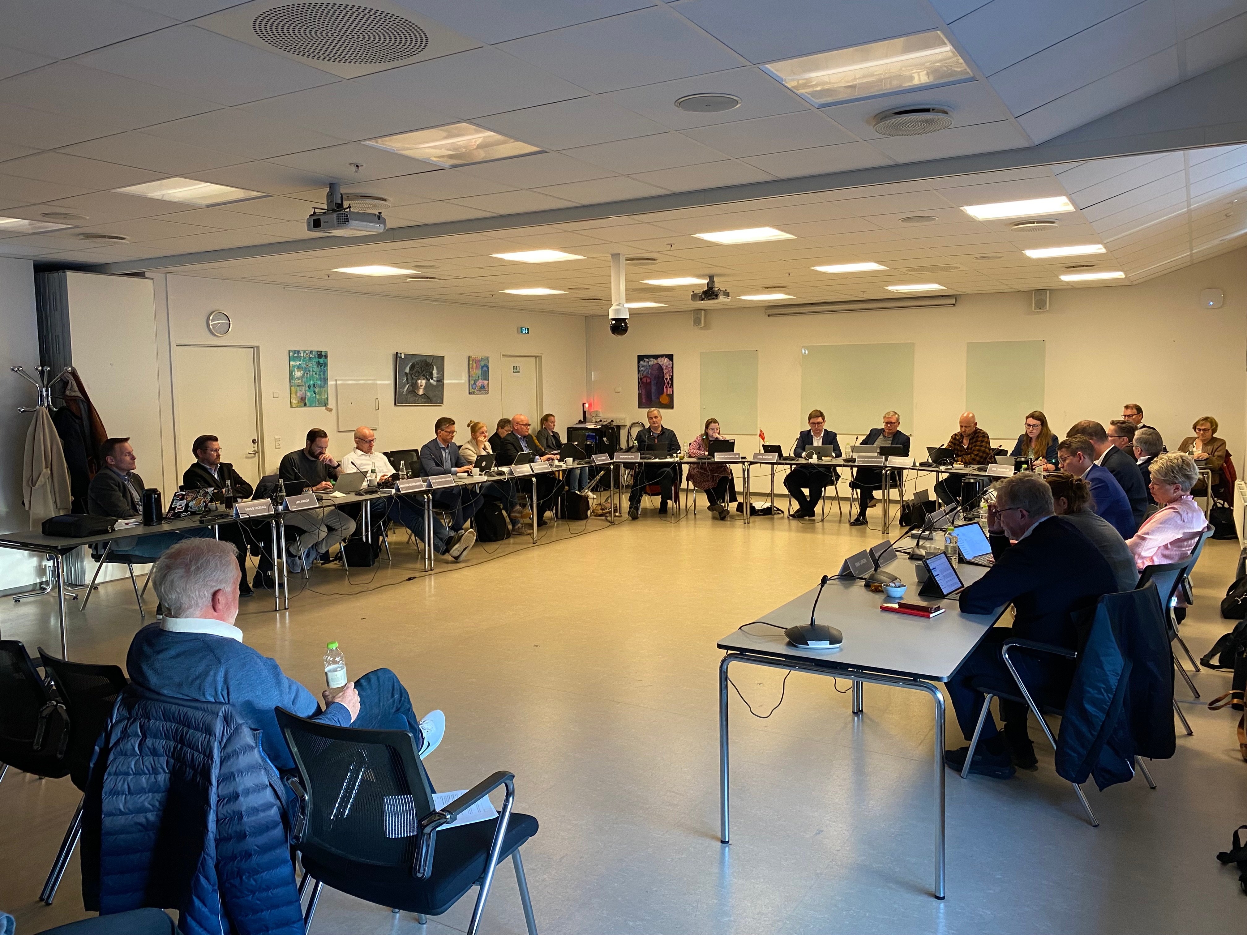 Ændringsforslaget, der blev vedtaget, betyder, at lokalplanen kommer i fornyet høring. Foruden som nævnt, at skitserne for Hedevej 2-4 bortfalder, og at kommuneplantillægget godkendes med en bebyggelsesprocent på 50. Foto: Thomas Kellermann