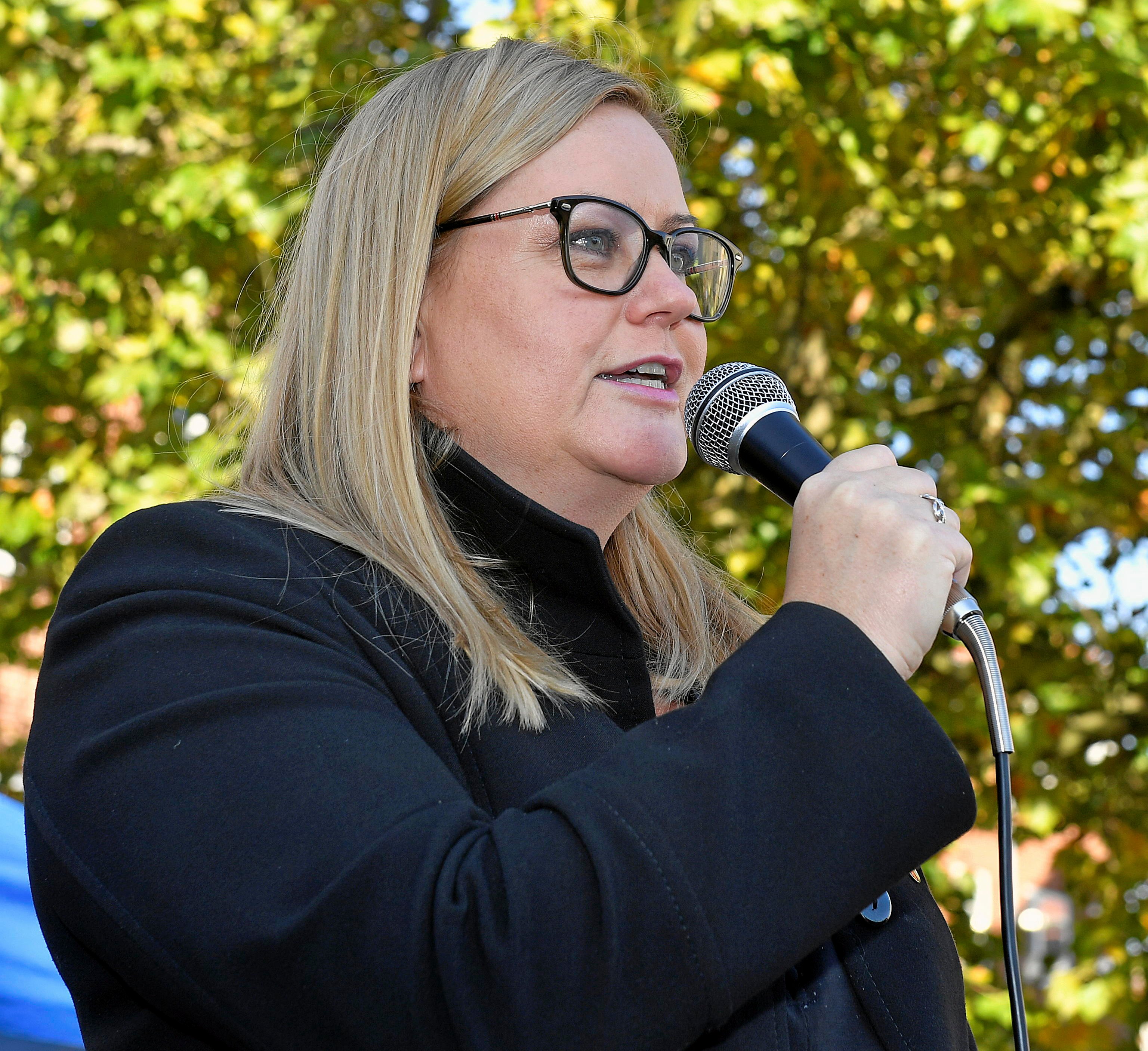 - Hvis det er så bøvlet at bygge derude, så er der måske andre og bedre alternativer, siger børneudvalgsformand Pernille Sylvest (S), der nu på ny skal drøfte mulige løsninger på kapacitetsproblemerne i Ejbys daginstitutioner.