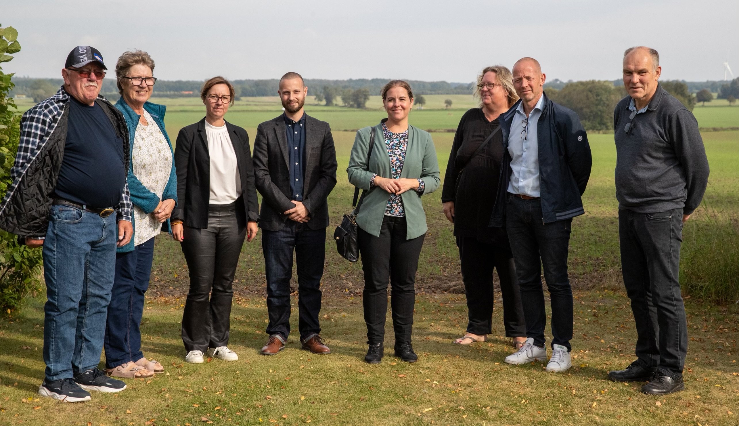 Susie Jessen fra Danmarksdemokraterne var mandag i Høsten for at se, hvor der er planlagt et solcelleanlæg på 32 hektar. Foto: Mathias Damborg