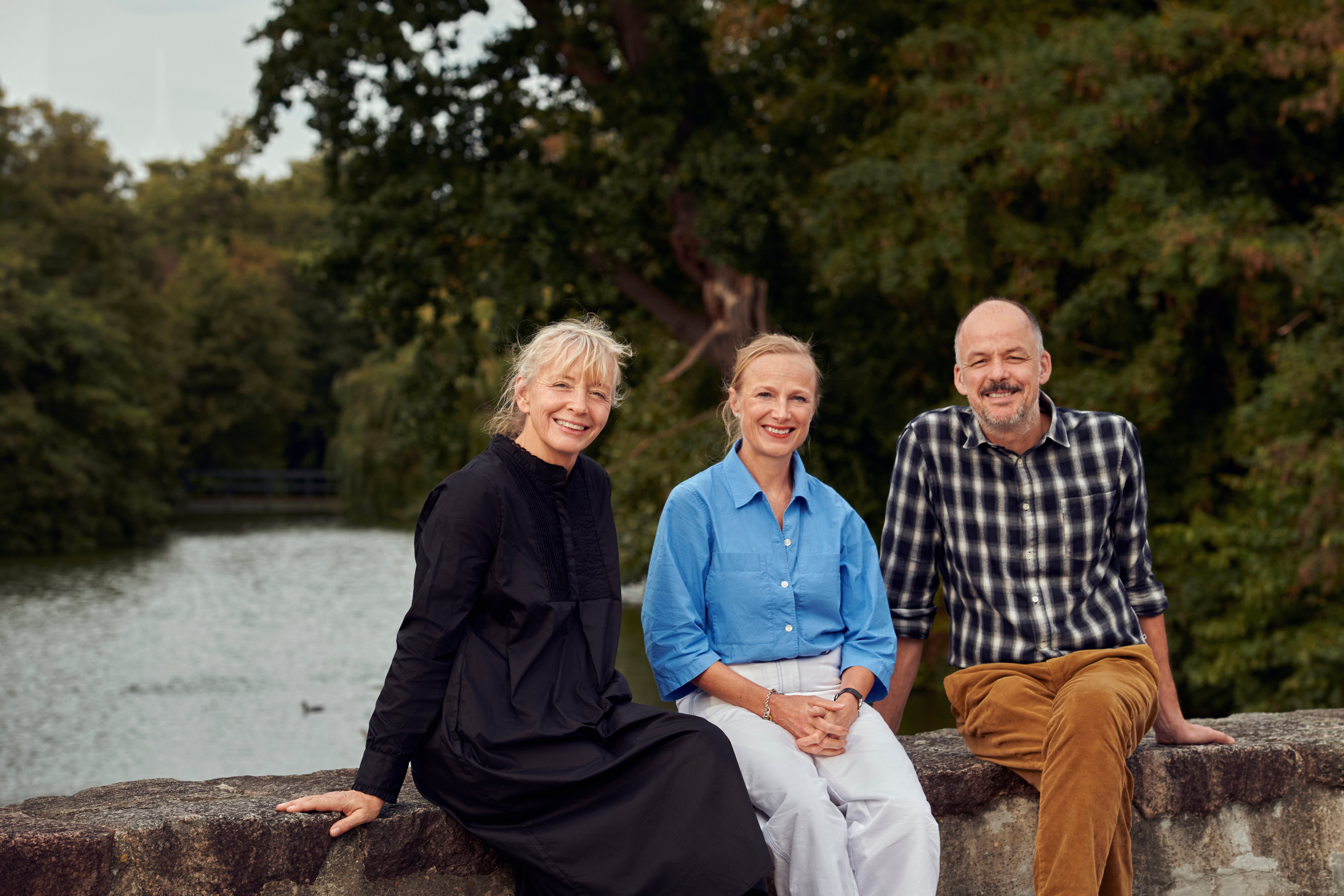 Rabarbergaarden udvider og bliver til ’Rabarbergaarden på Slottet’. Fra venstre forpagter Thomas Køster, direktør for Frederiksborg Ulla Tofte og forpagter Louise Køster. Foto: Kamilla Bryndum