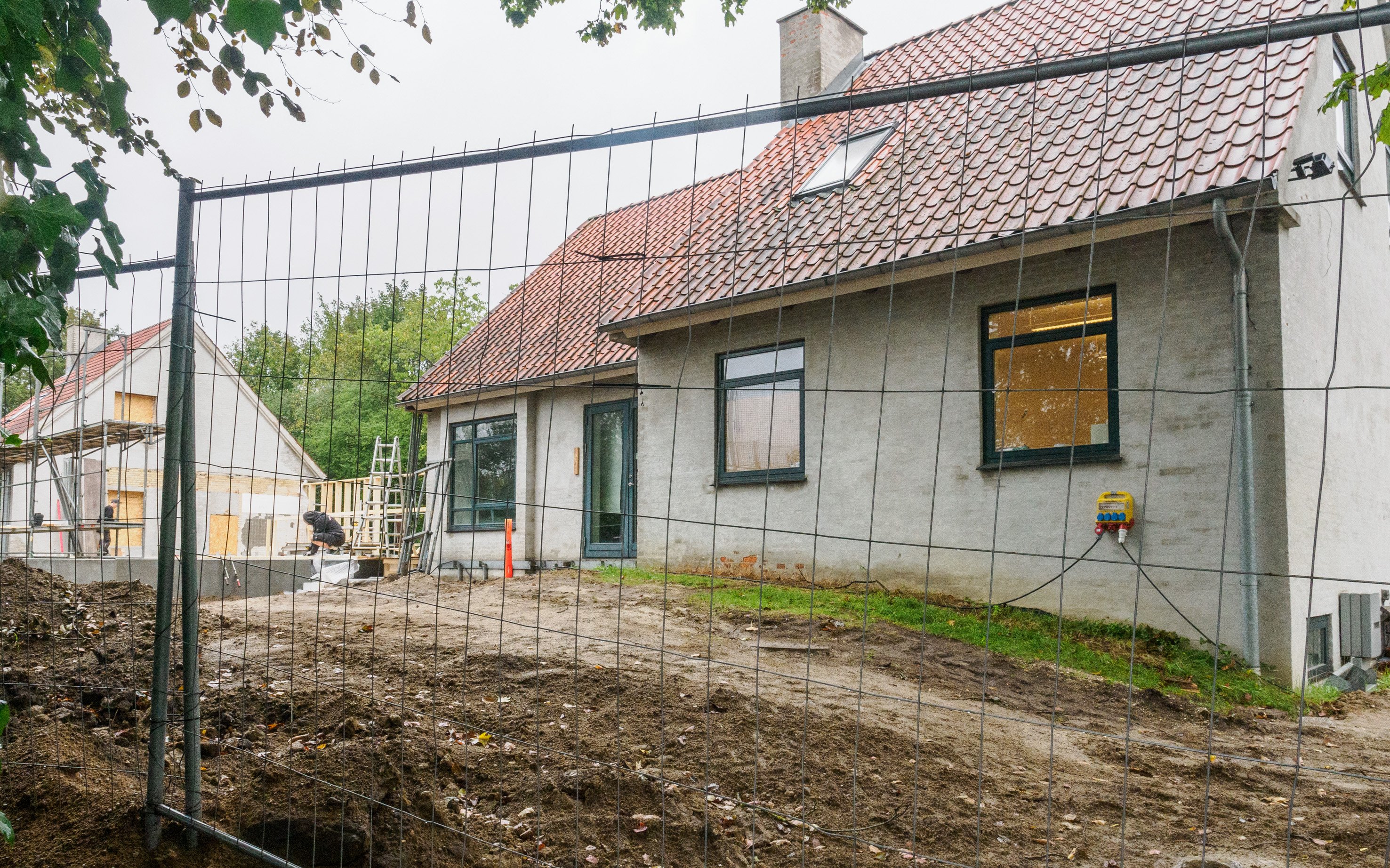 Skolen ved Radiomarken er for tiden ved at blive udvidet. Formand for BUPL Storkøbenhavn, Jon Olufson, mener at børnegrupper som dem på skolen reagerer, når de ikke får trygge og tilstrækkelige rammer og forudsigelighed. Foto: Kaj Bonne.