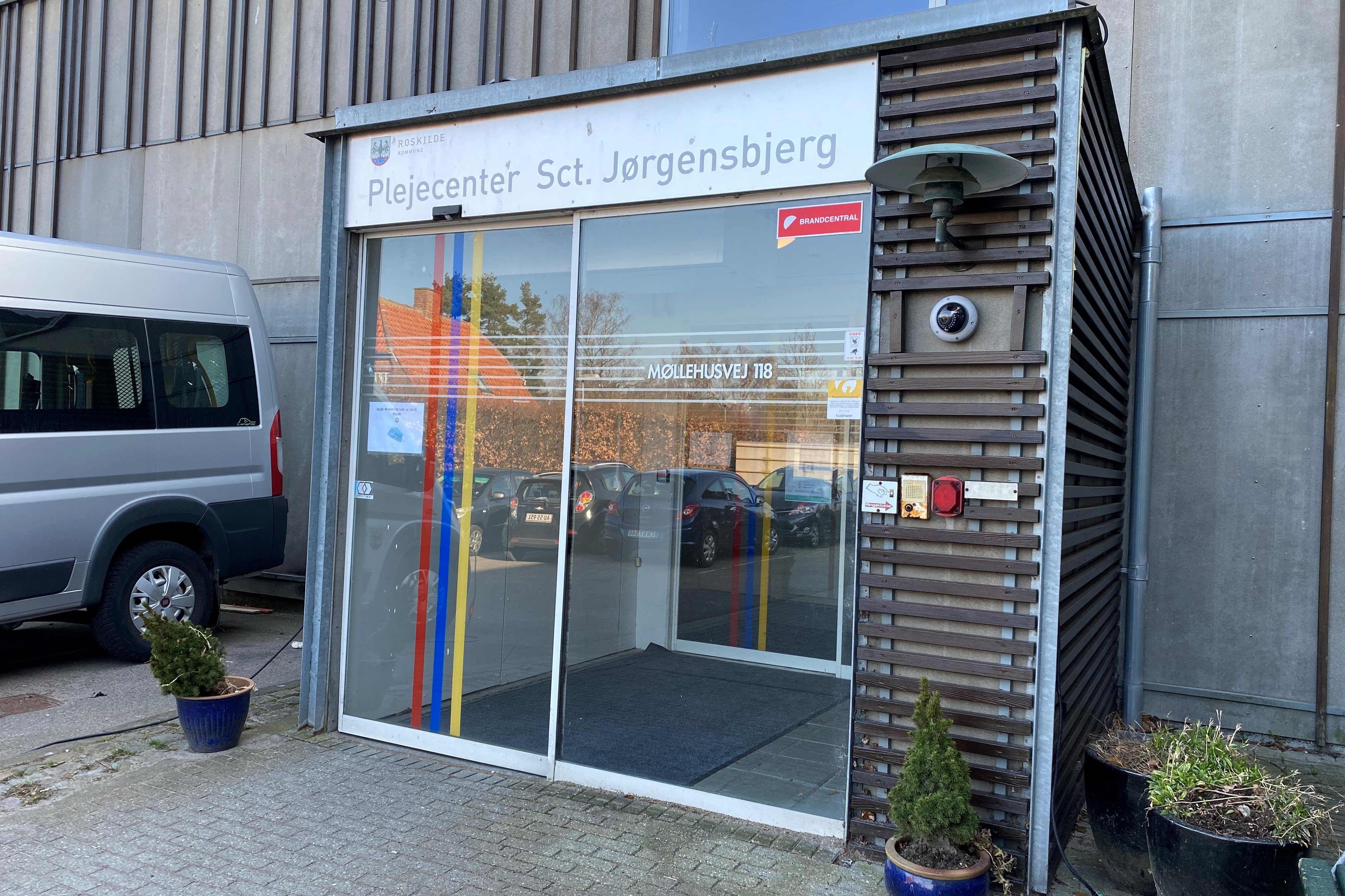 Personalet kunne ikke finde en dement beboer og måtte ringe til politiet efter hjælp.