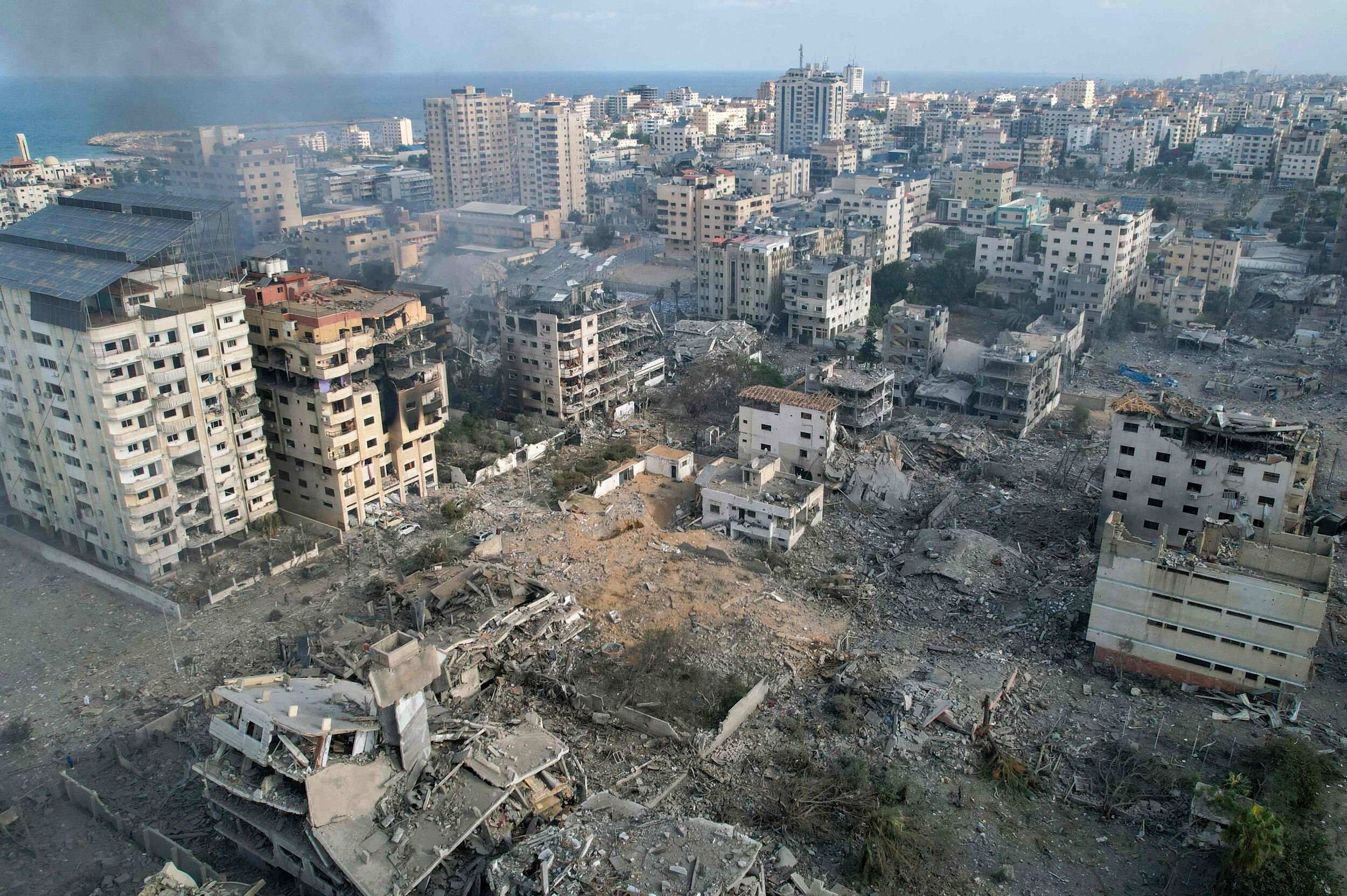 Ifølge generalsekretær i Mellemfolkeligt Samvirke går det ud over civile at stoppe udviklingsstøtten i Gaza.