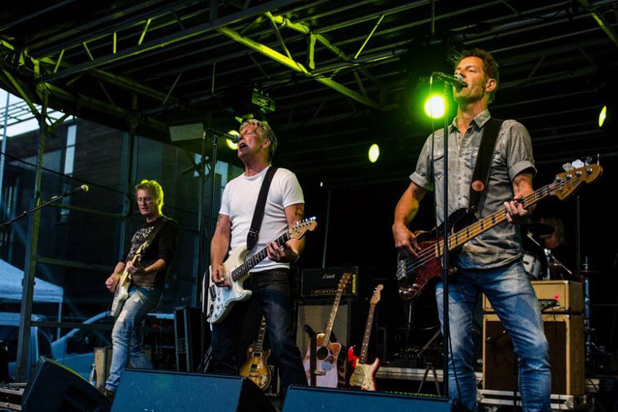 Bryan Adams Jam giver koncert i Svallerup Forsamlingshus fredag den 23. oktober.