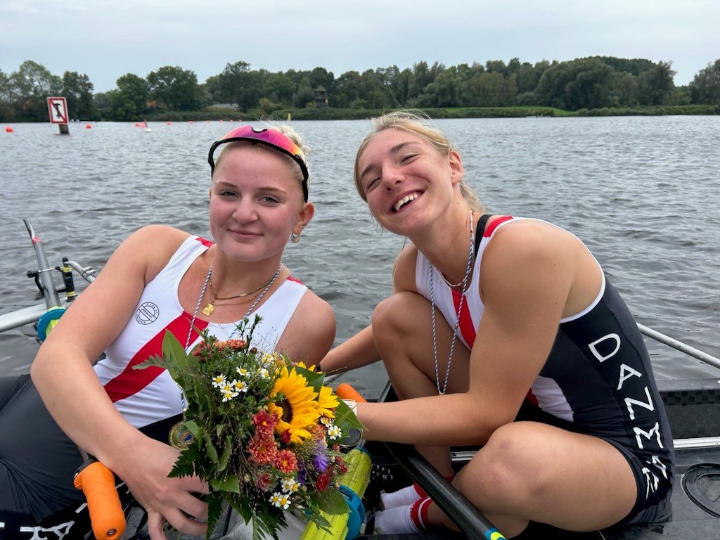 Mejse Østergaard Nielsen i dobbeltsculler sammen med makkeren Nanna Bardram Kehr fra Bagsværd Roklu. På 2000 m kæmpede de sig i finalen, som de senere på dagen vandt i sikker stil i et meget spændende løb.