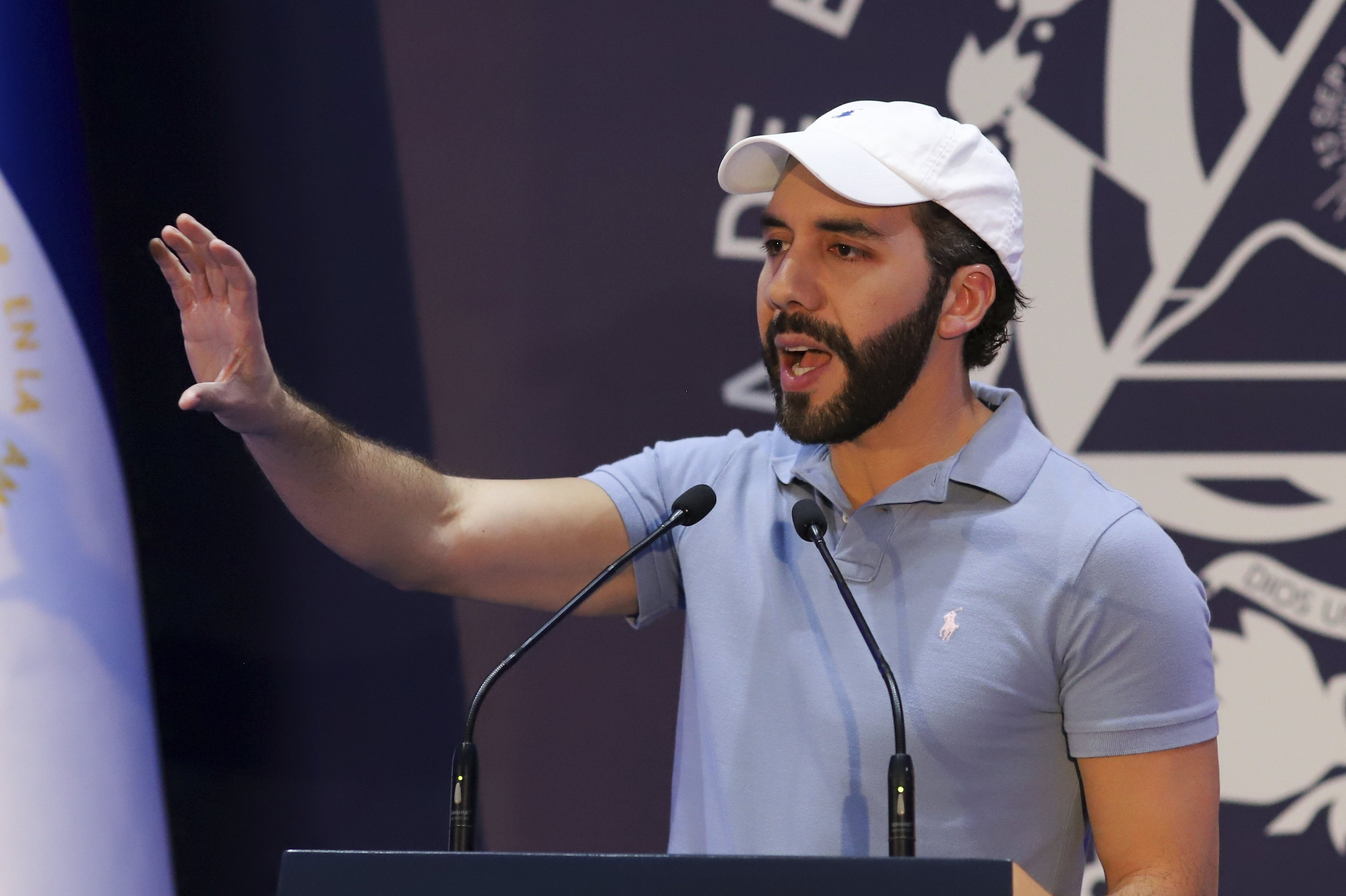 Valgmyndigheder i El Salvador har ikke offentliggjort valgresultater, men præsident har påberåbt sig sejr.