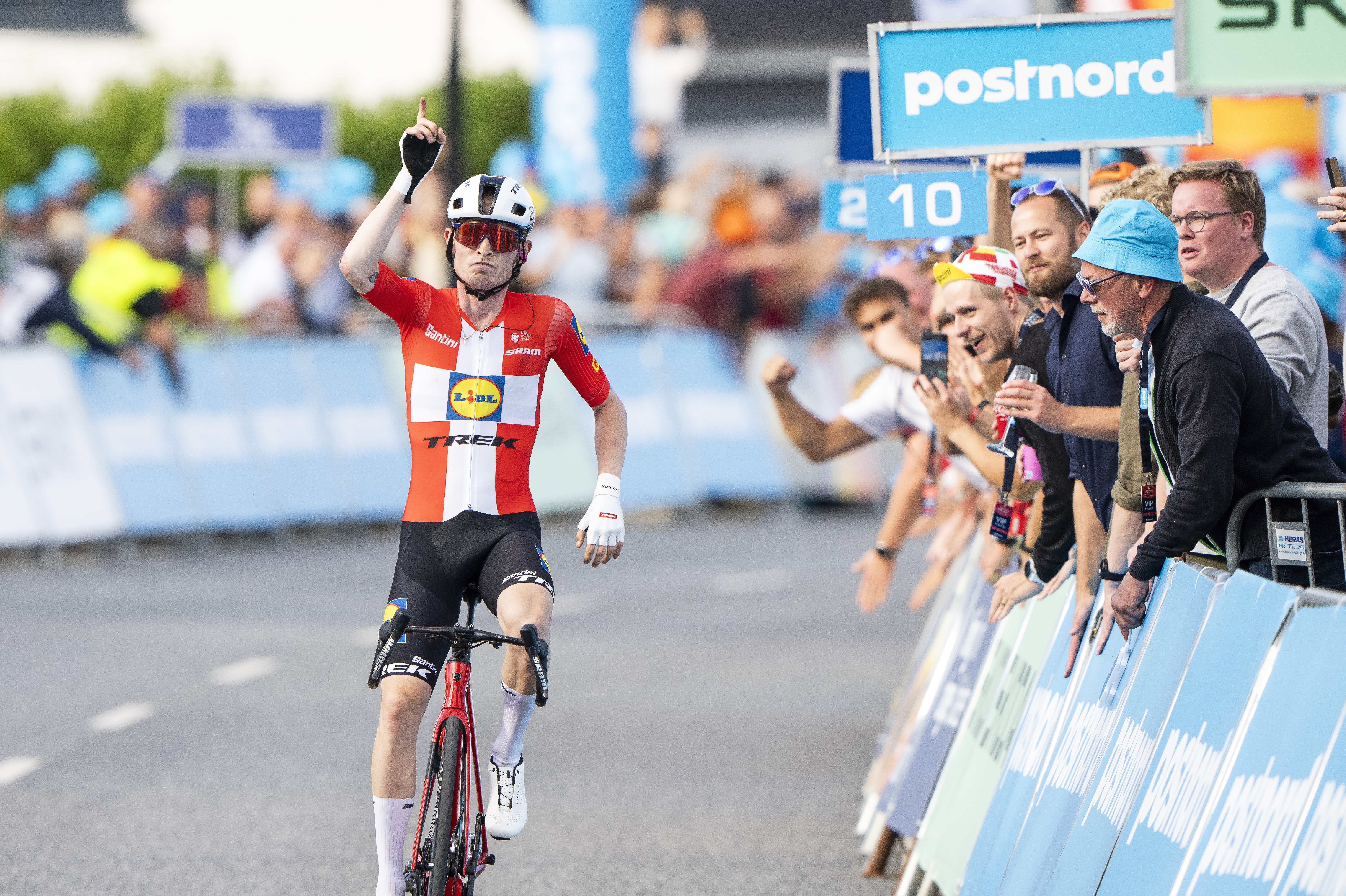 Kun to World Tour-hold slår vejen forbi Danmark Rundt i år, men det skyldes en tætpakket cykelkalender.
