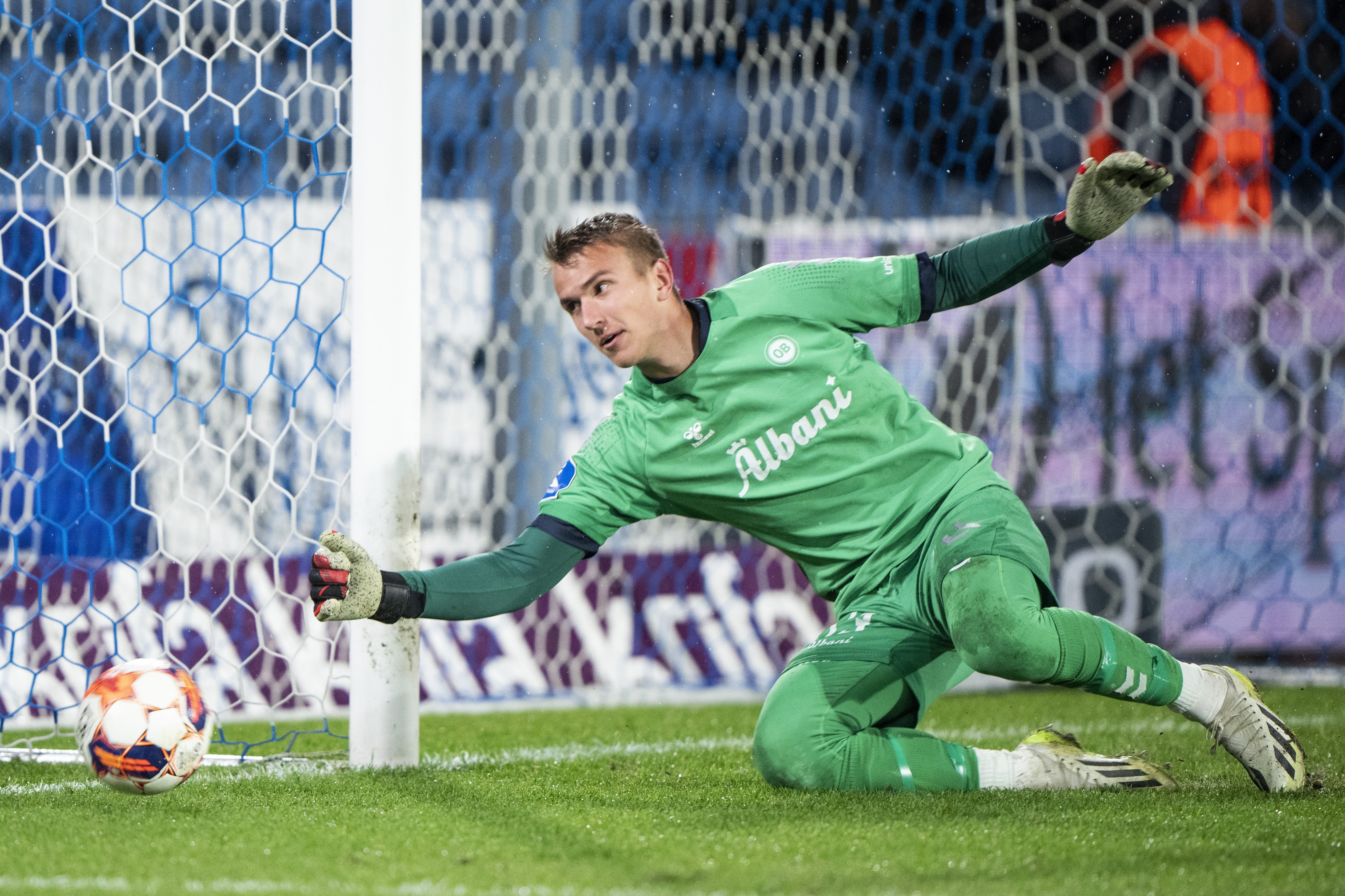 Viljar Myhra kan se frem til at debutere i OB-målet, da Martin Hansen og Hans Christian Bernat er skadede.