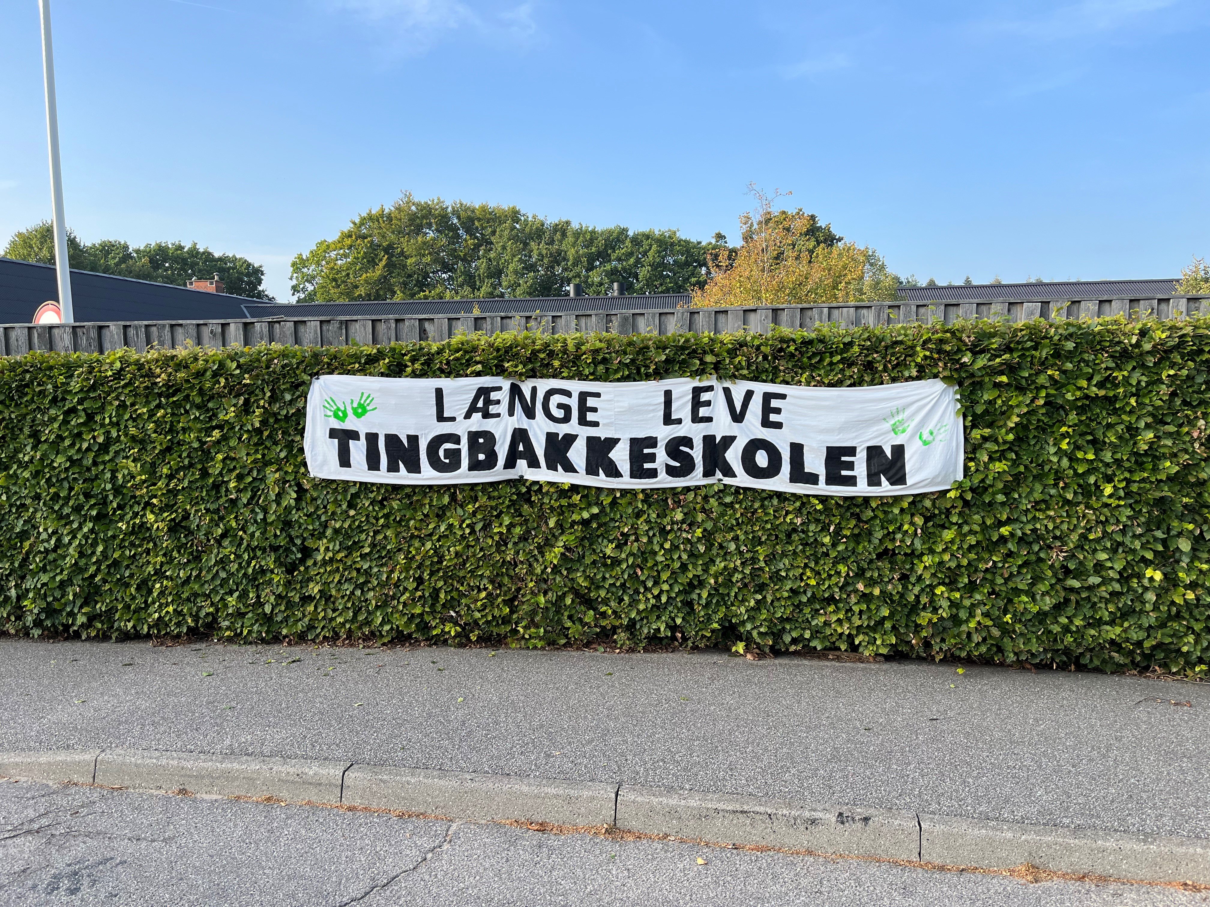 For tre år siden var en lukning af Tingbakkeskolen oppe at vende. Det sker nu.