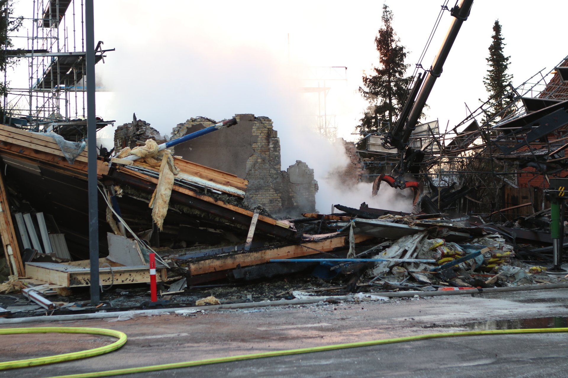 Huset blev jævnet med jorden i den kraftige eksplosionsbrand