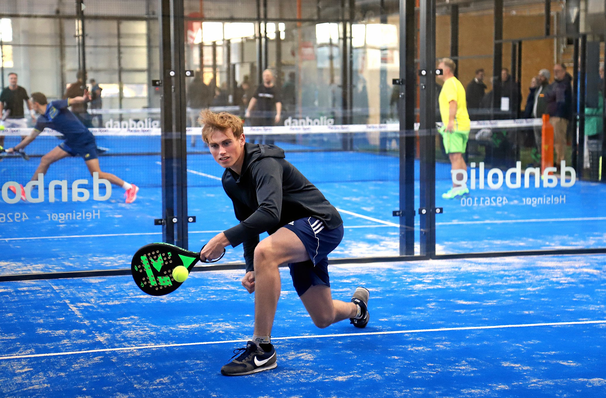 Padeltennis er en blanding af tennis og squash. Der er endnu ikke nogen baner i Vordingborg Kommune. Foto: Allan Nørregaard