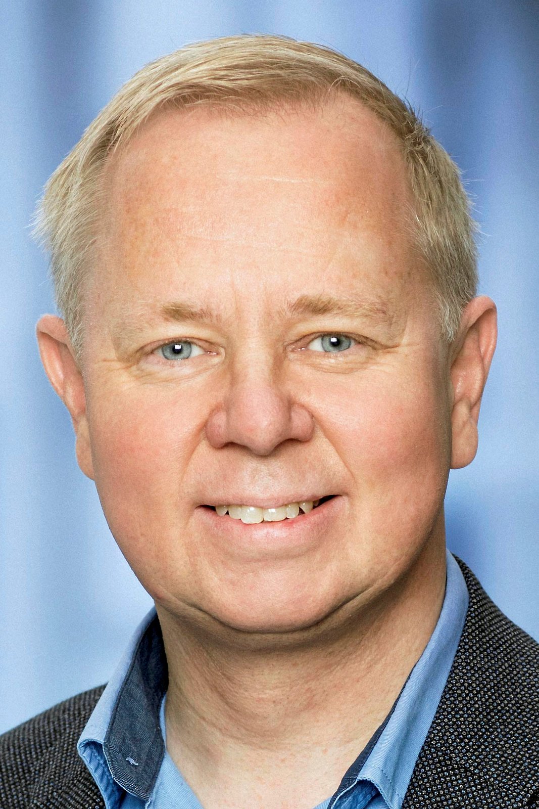 Det er nu lykkedes at fastholde busbetjeningen i området som en reduceret forsøgsordning skriver Carsten Bo Nielsen.