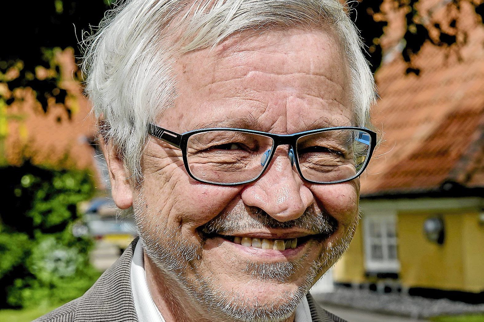 Arkitekt, forfatter og forlægger Kim Dirckinck-Holmfeld er død.