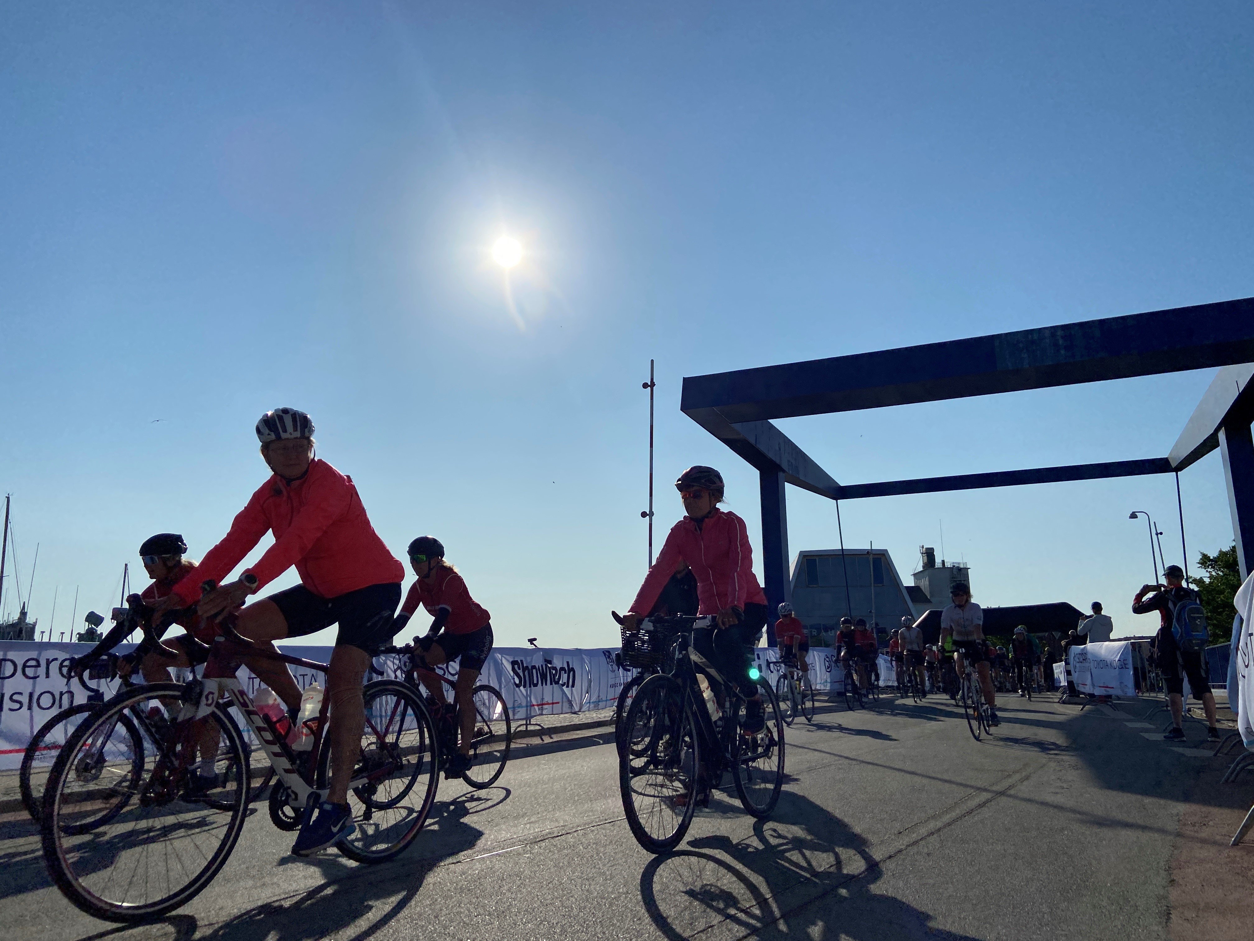 Flere end 800 deltager i årets Tøserunden, som lørdag morgen blev skudt i gang på Køge Havn. Foto: Anders Fallesen