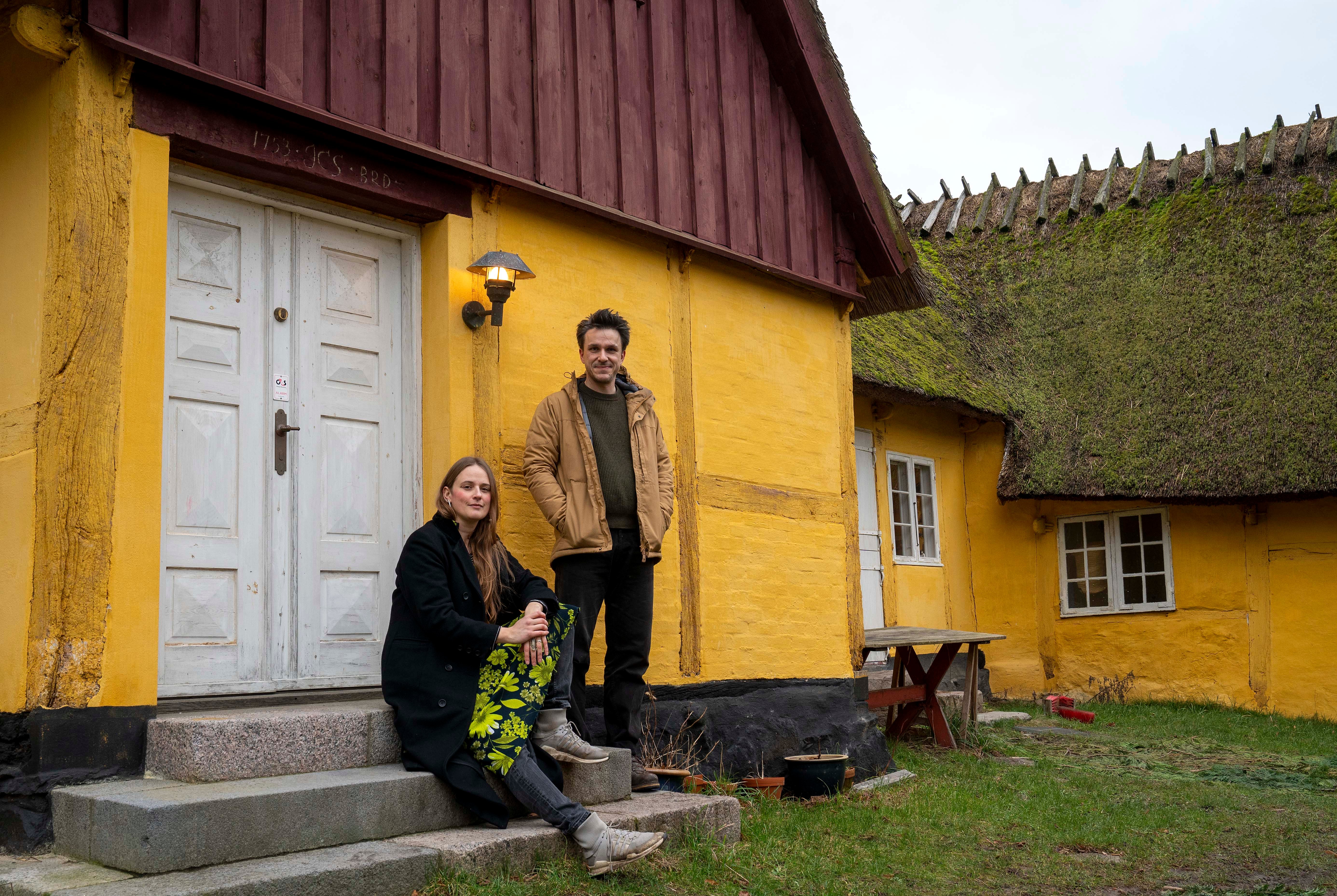 Stina Resting og Simon Væth har i små fem år været refugieværter i Leif Hasles Hus i Vindbyholt. Nu skal de videre, og dermed skal der findes nye værter til refugiet.