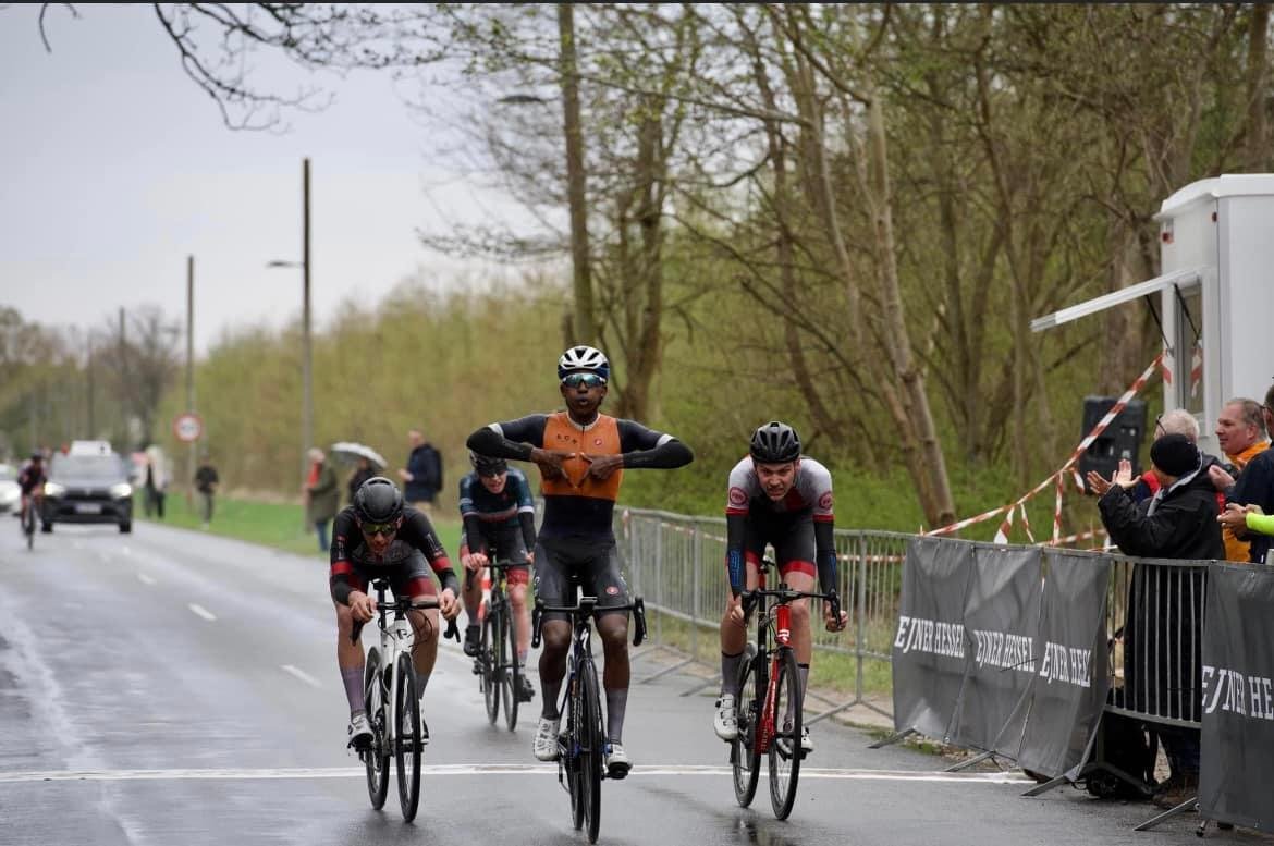 Peter Bheki - hér i én af sine U17-sejre for Amager Cykle Ring. Foto: Preben Haaning