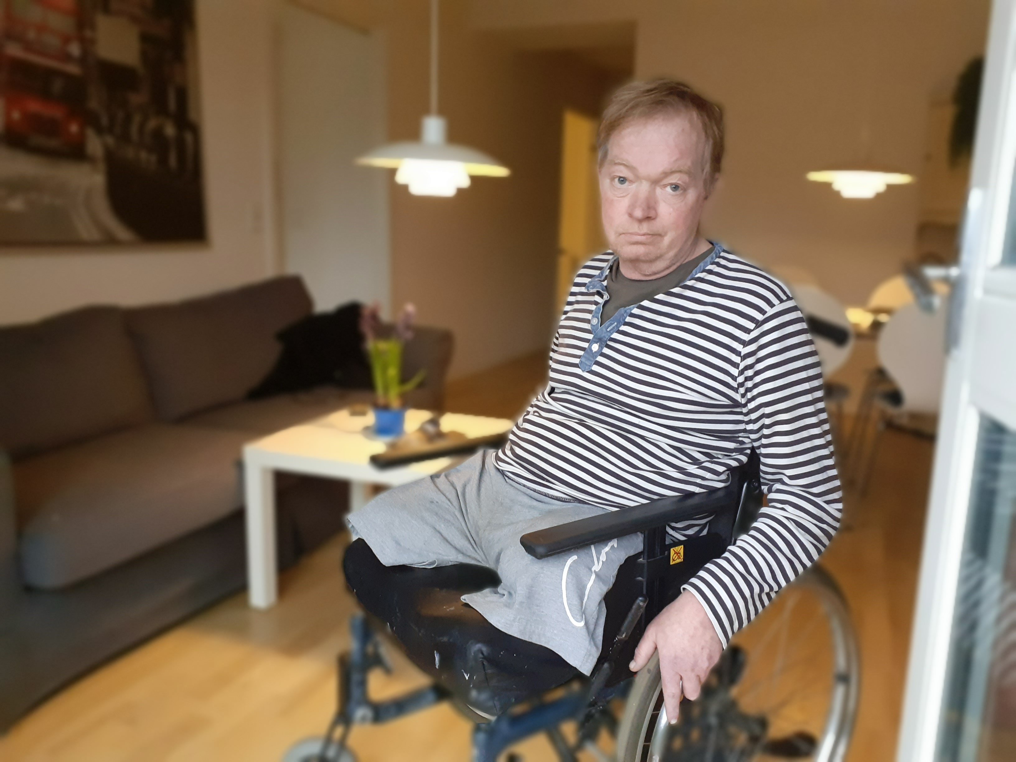 Tomas Egmuth strandede 2. juledag på Holte St., da elevatorerne var ude af drift, og DSB kundeservice ikke var til megen hjælp. Foto: Frank S. Pedersen